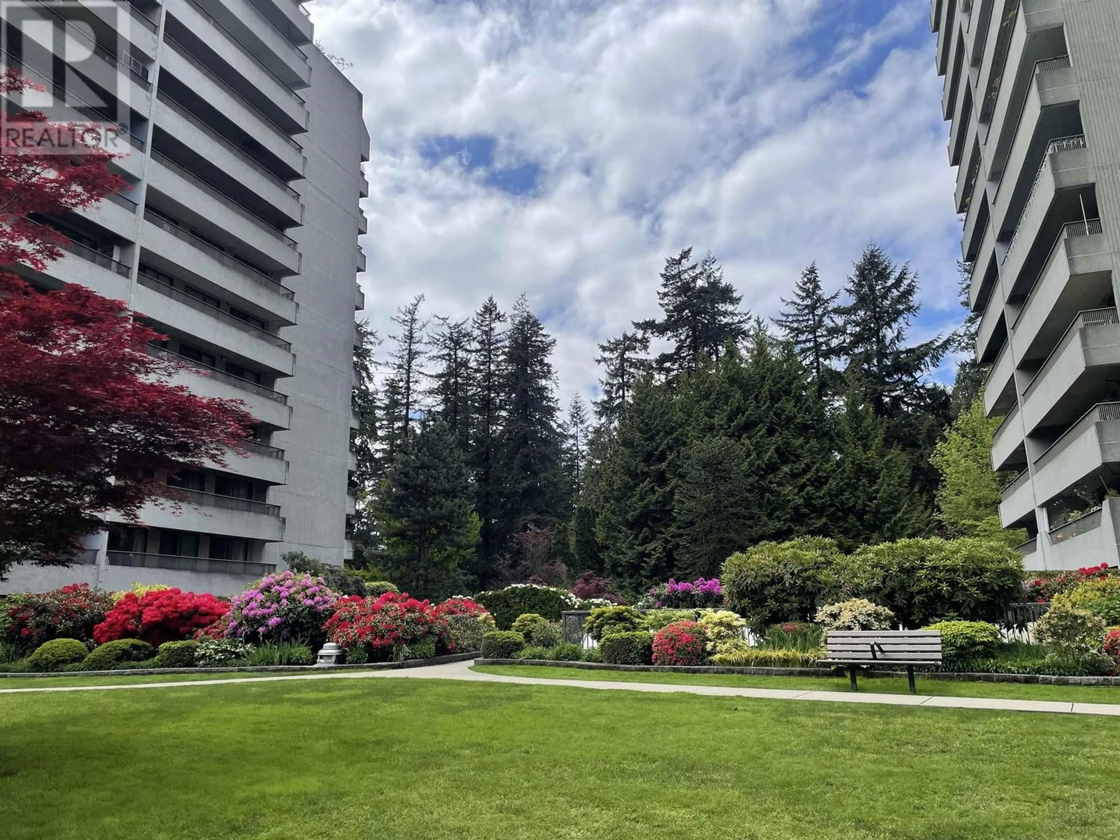 Patio, unknown for 708 - 4194 MAYWOOD STREET, Burnaby British Columbia V5H4E9
