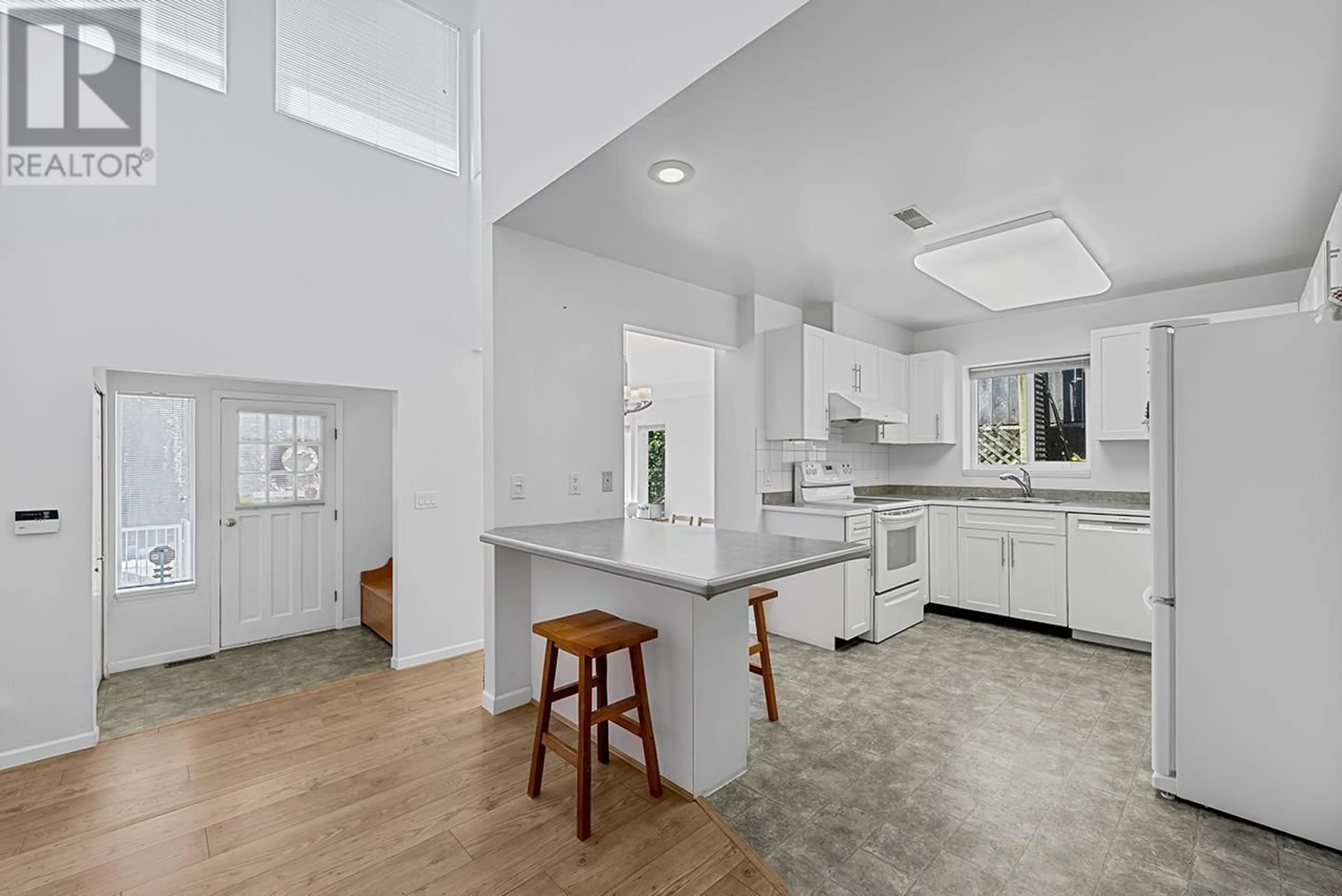 Open concept kitchen, ceramic/tile floor for 5632 CARSON STREET, Burnaby British Columbia V5J2Z5