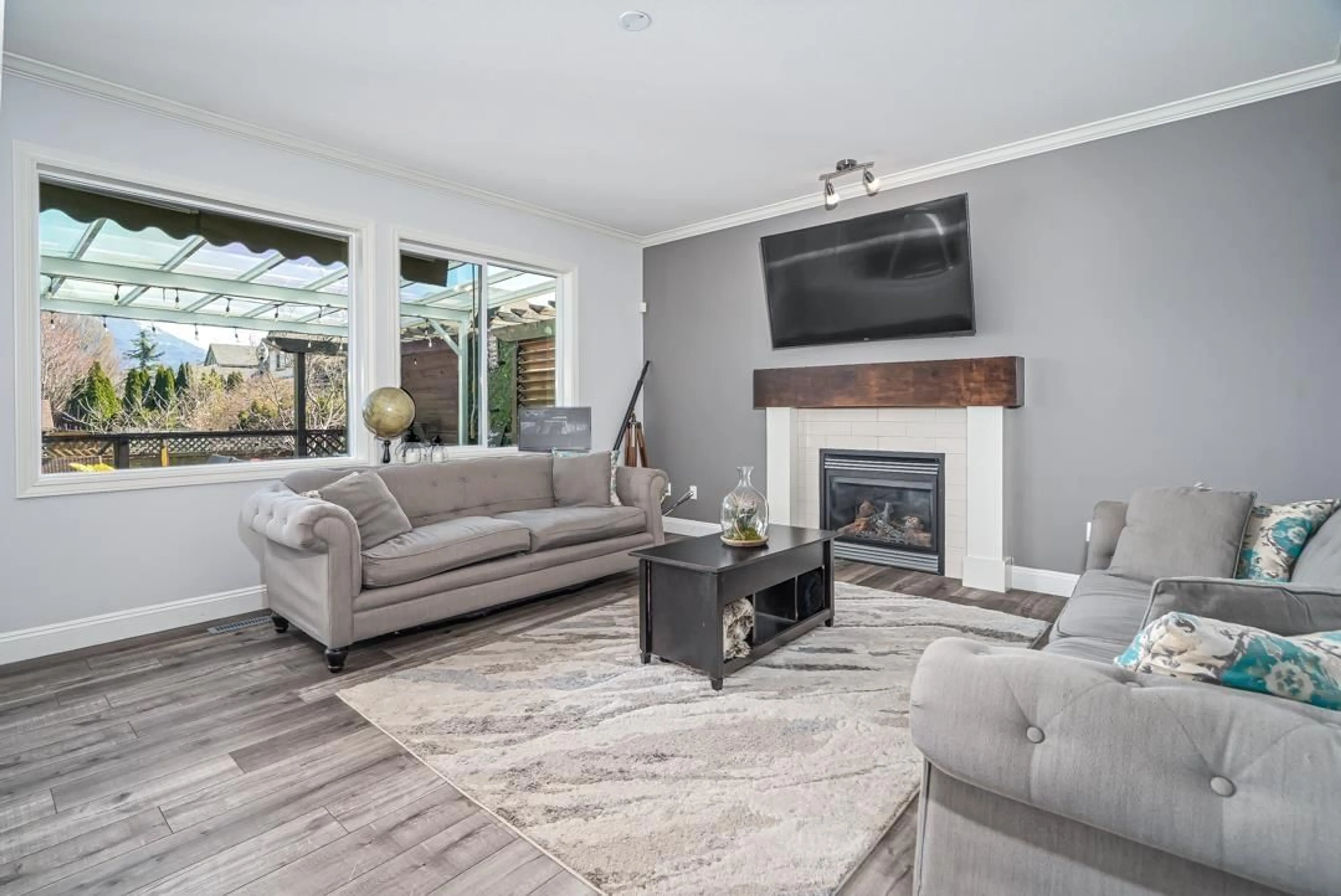 Living room with furniture, unknown for 6614 SOUTHDOWNE PLACE, Chilliwack British Columbia V2R0H5
