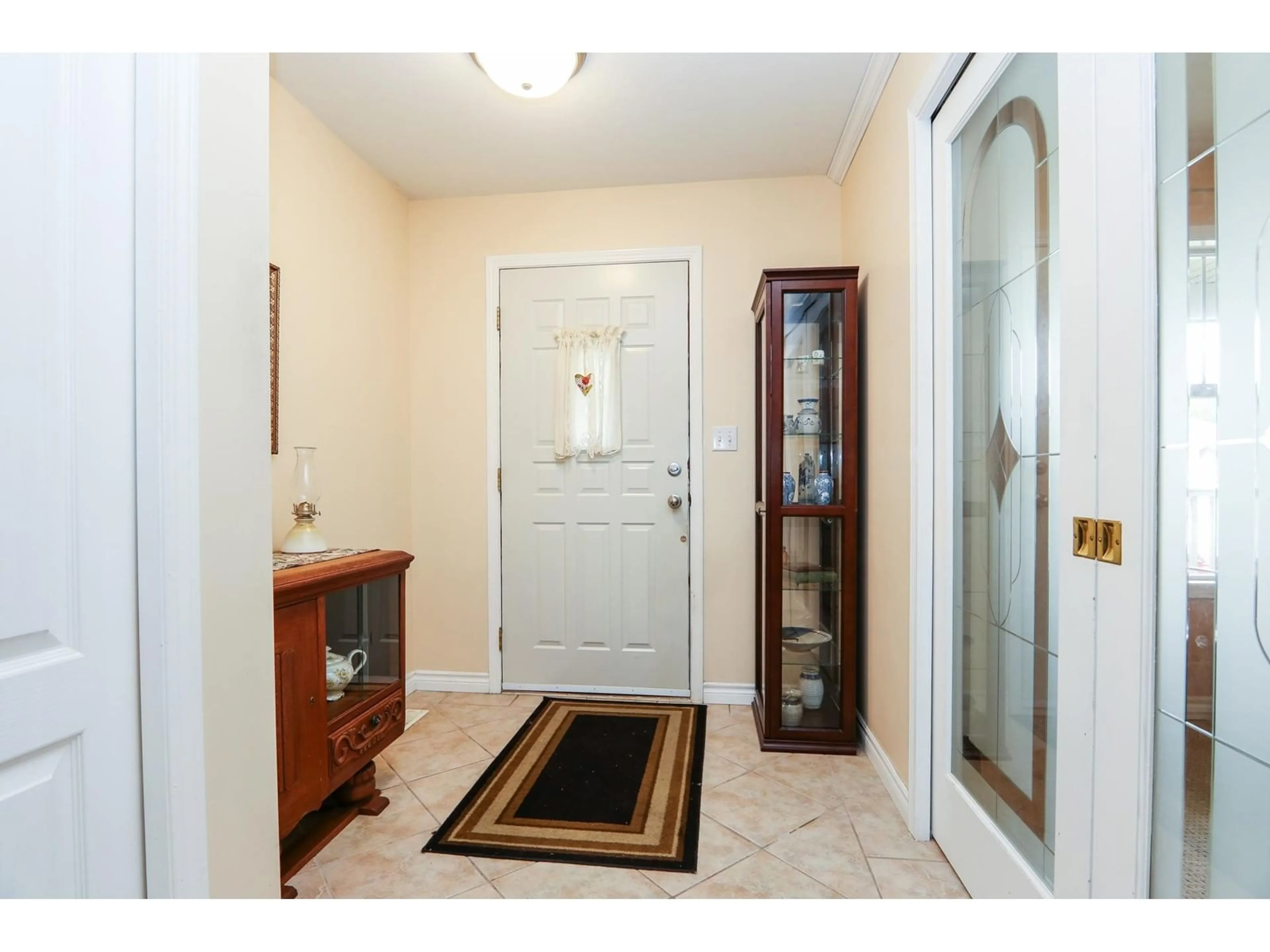 Indoor entryway for 12 - 43875 CHILLIWACK MOUNTAIN ROAD, Chilliwack British Columbia V2R5R6