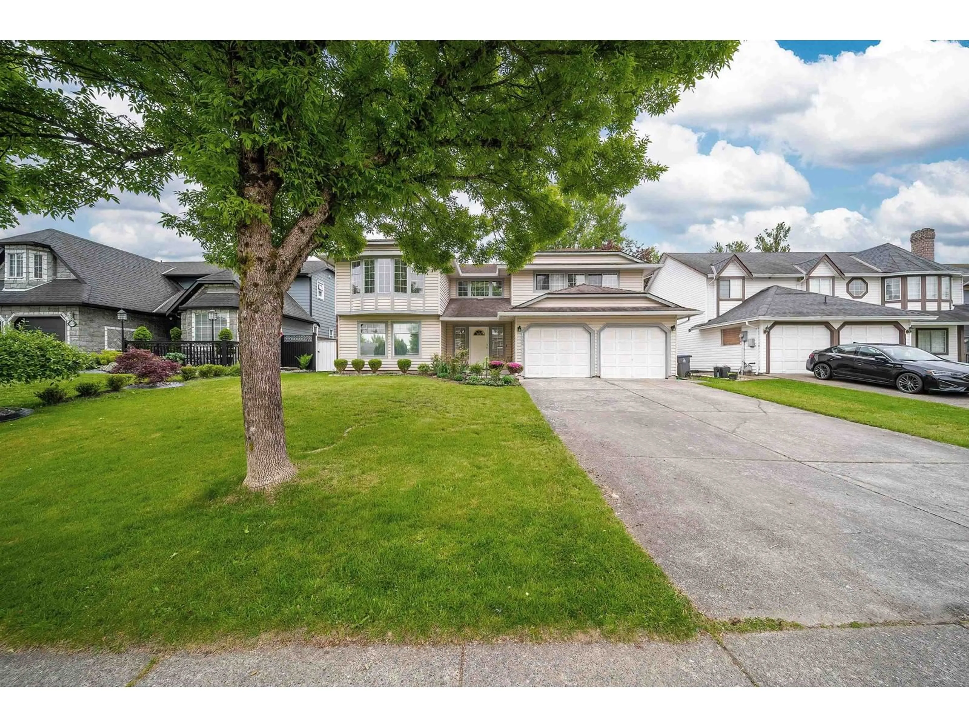 A pic from outside/outdoor area/front of a property/back of a property/a pic from drone, street for 13366 82B, Surrey British Columbia V3W0H1