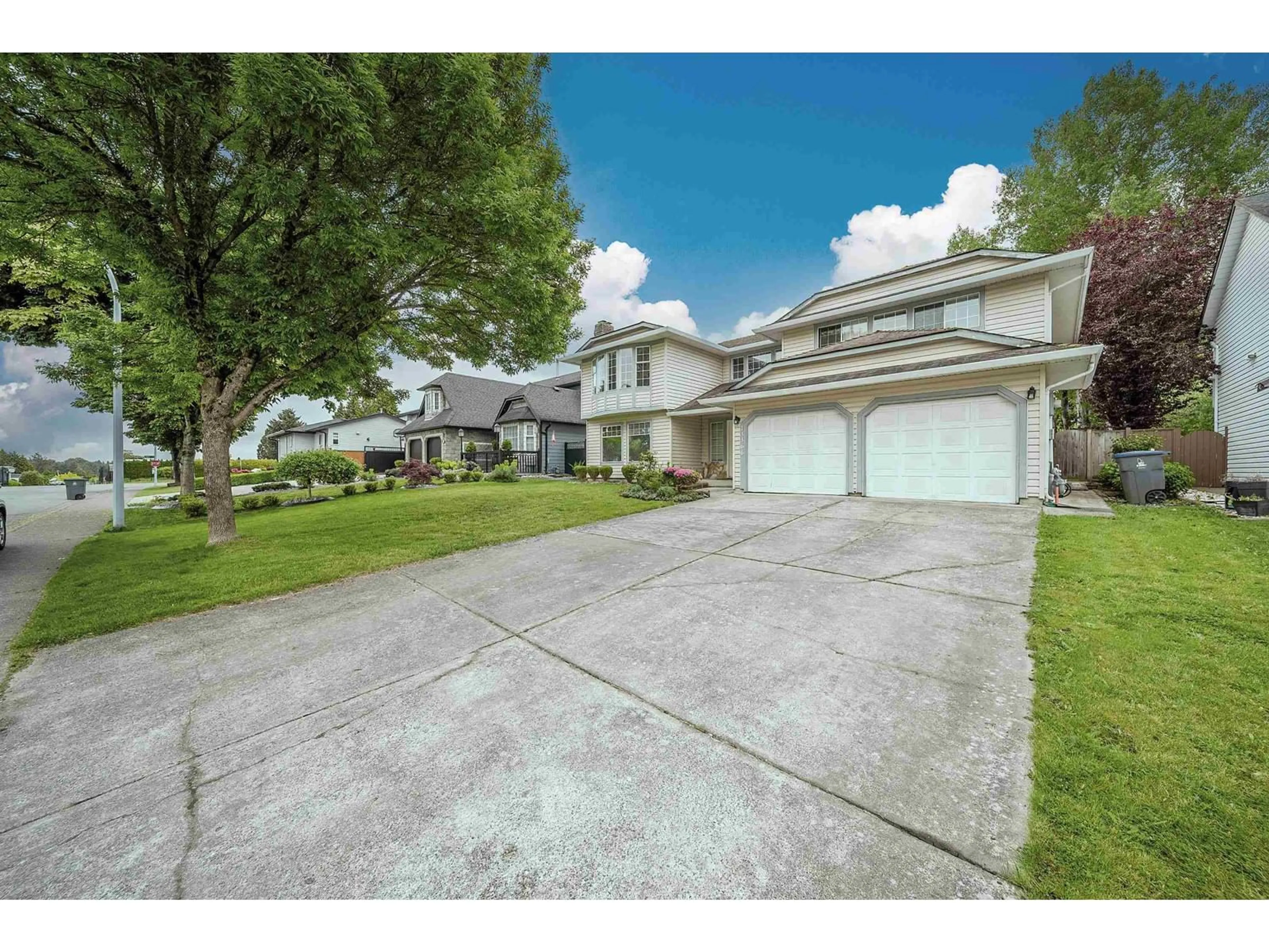 A pic from outside/outdoor area/front of a property/back of a property/a pic from drone, street for 13366 82B, Surrey British Columbia V3W0H1