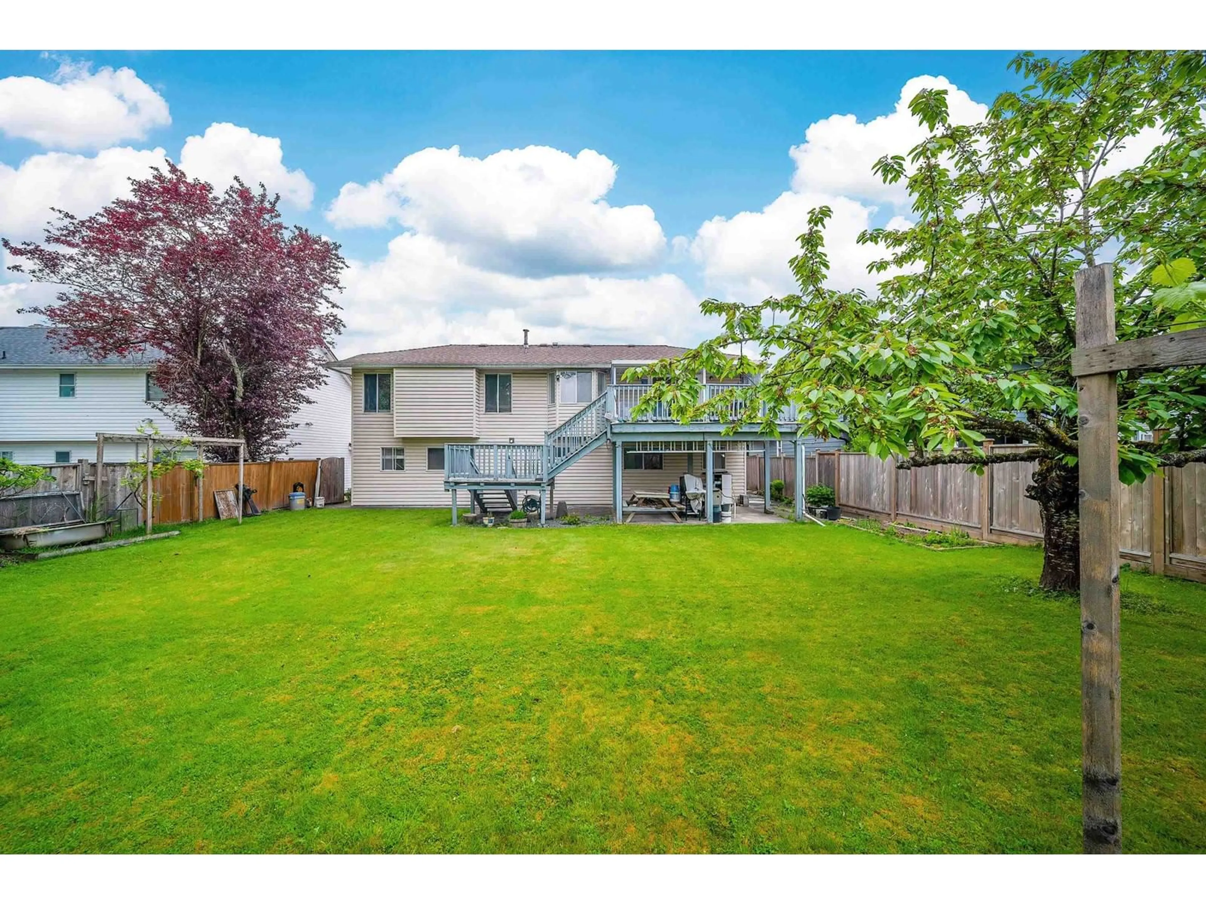 A pic from outside/outdoor area/front of a property/back of a property/a pic from drone, street for 13366 82B, Surrey British Columbia V3W0H1