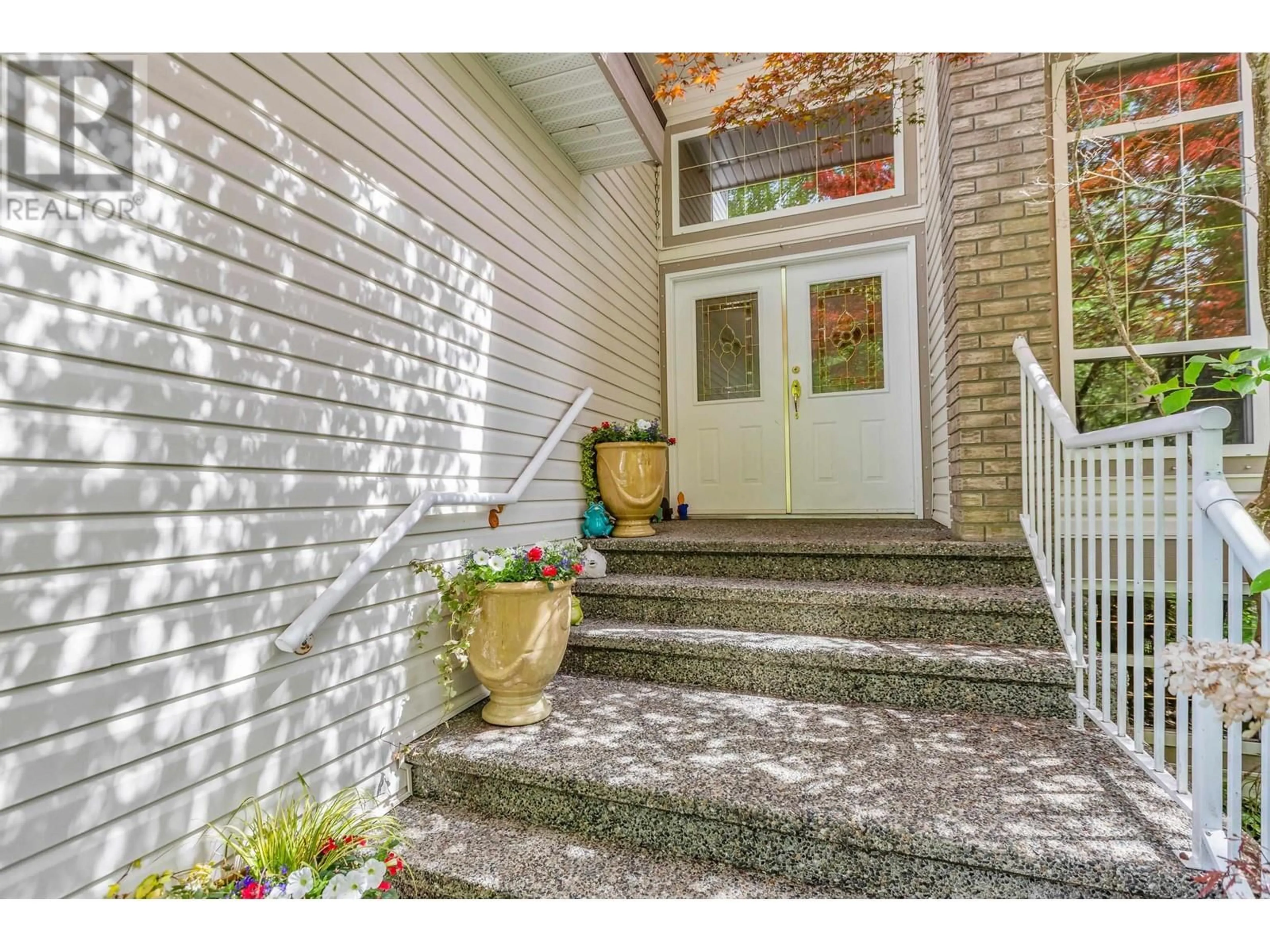 Indoor entryway for 10610 238 STREET, Maple Ridge British Columbia V2W1E4