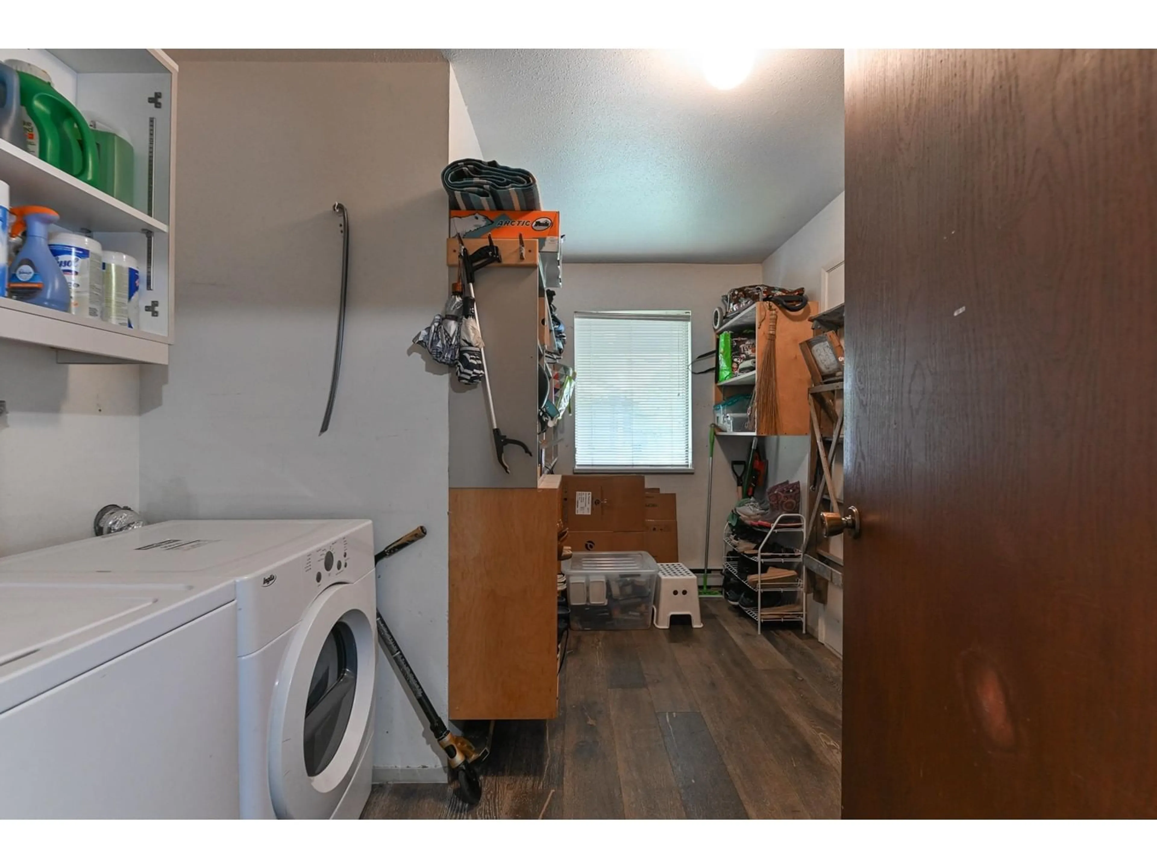 Kitchen with laundary machines, unknown for 60 - 13990 74, Surrey British Columbia V3W7E6