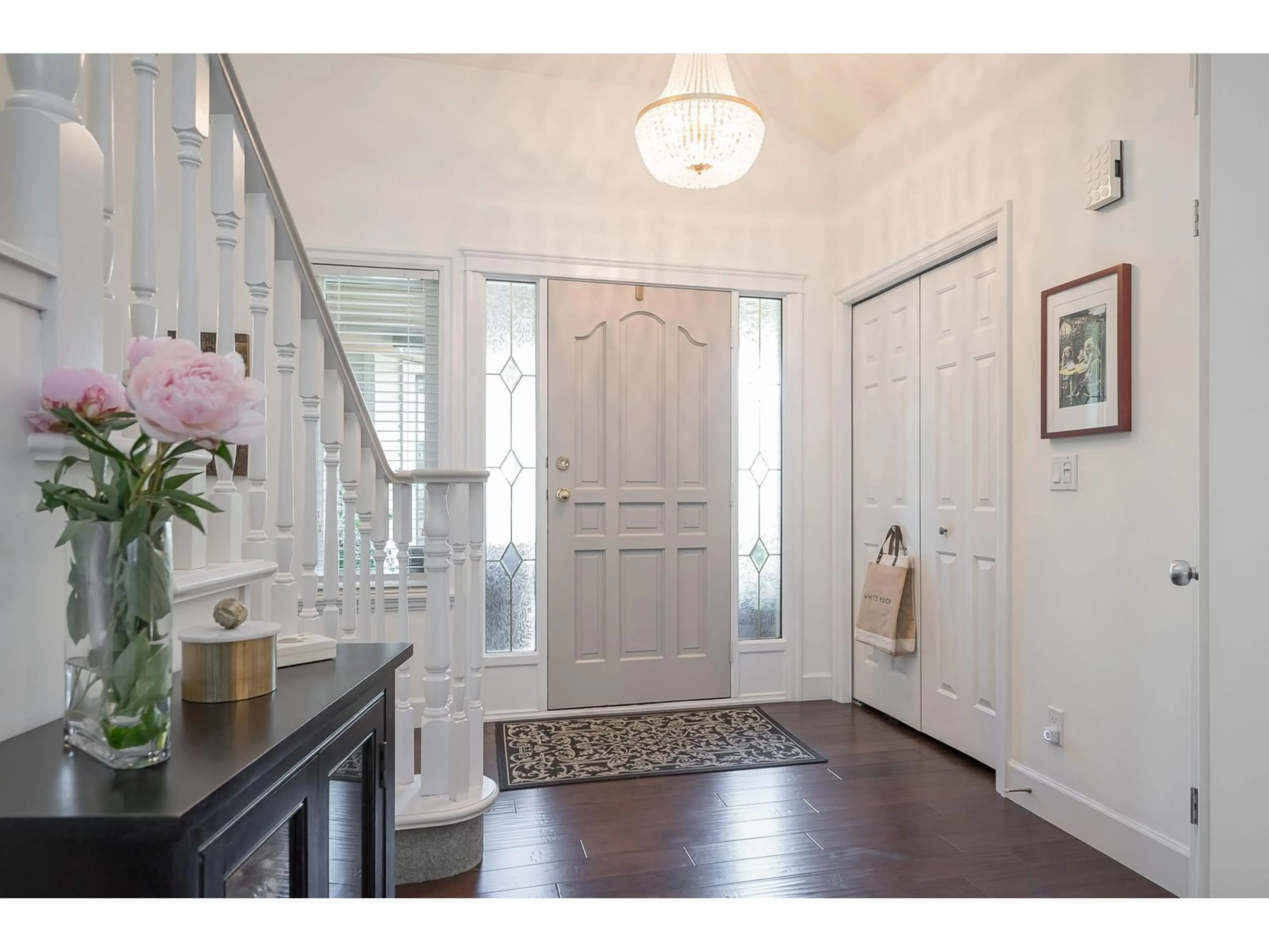 Indoor entryway for 2 - 1830 SOUTHMERE, Surrey British Columbia V4A6W9