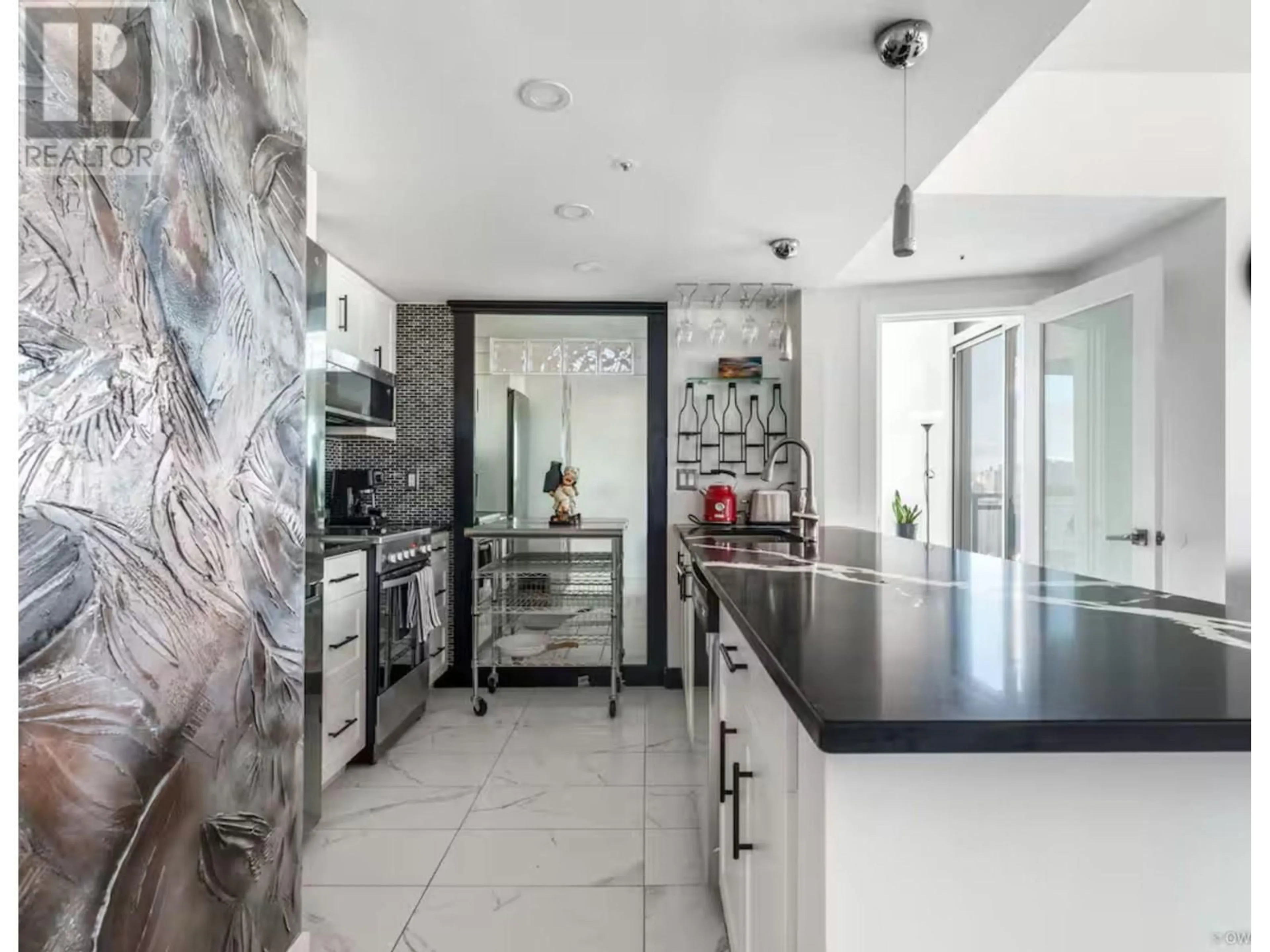 Contemporary kitchen, ceramic/tile floor for 3201 - 183 KEEFER PLACE, Vancouver British Columbia V6B6B9