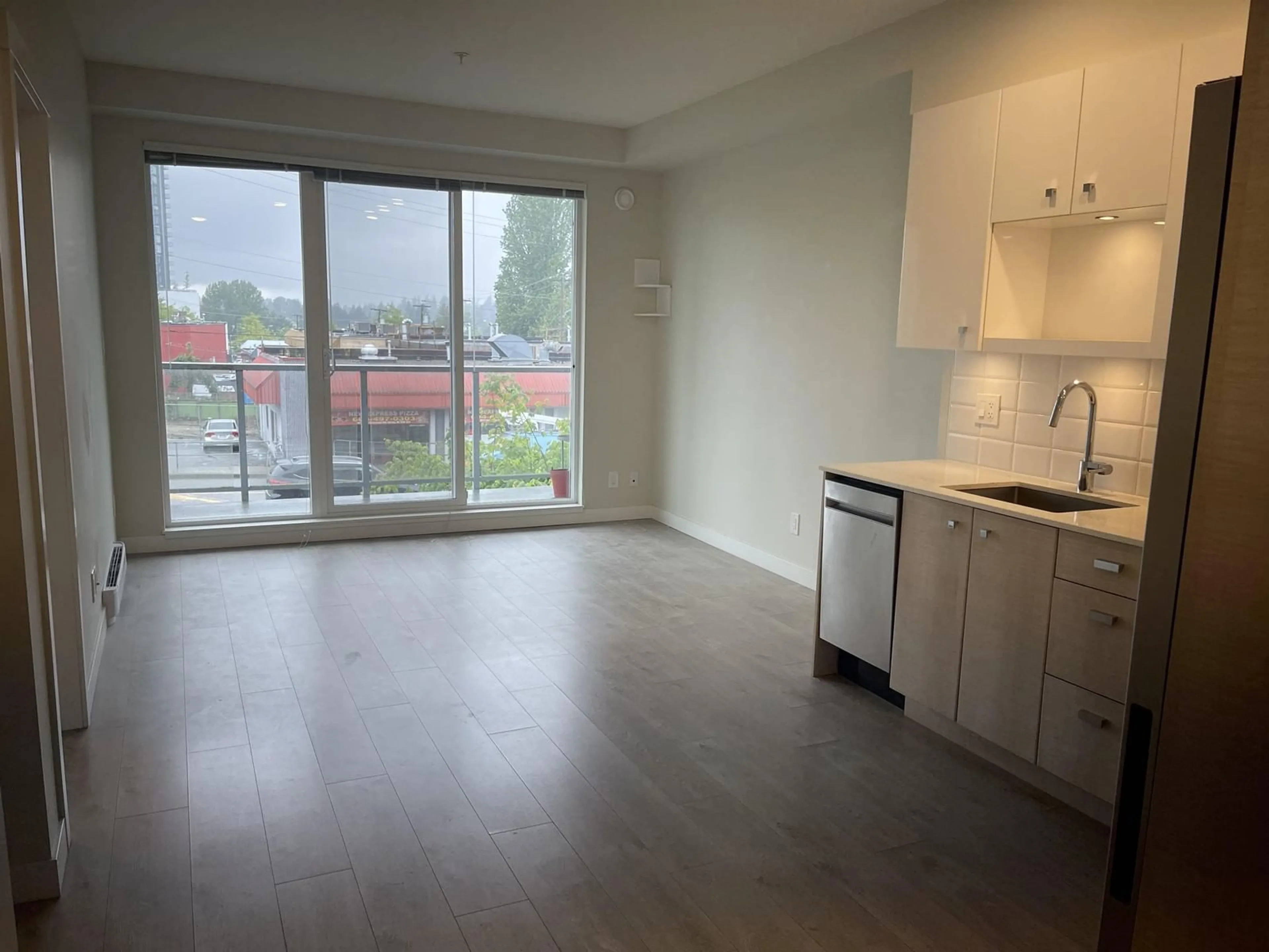 A pic of a room for 207 - 10838 WHALLEY, Surrey British Columbia V3R0G8