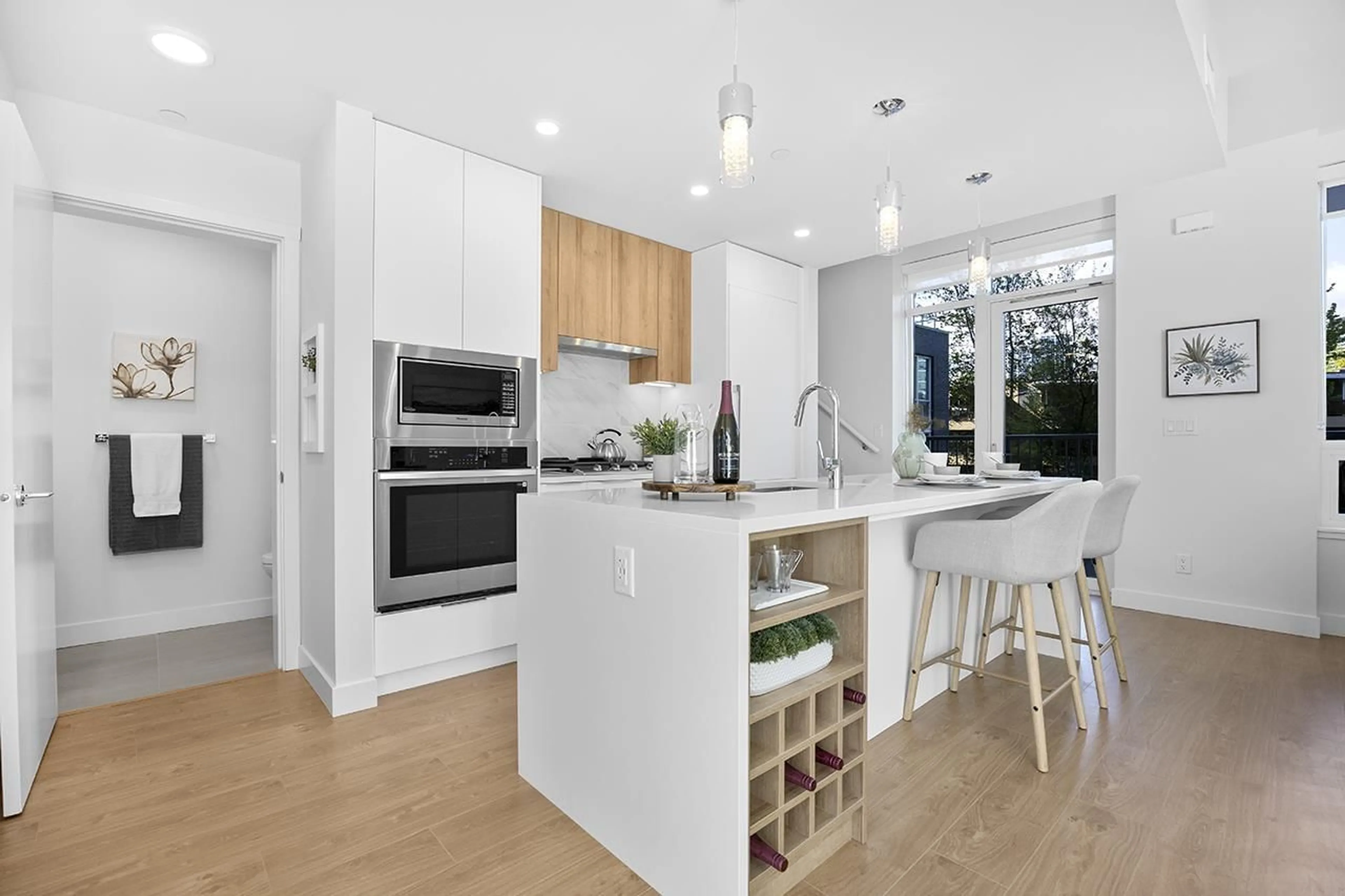 Contemporary kitchen, unknown for TH2 - 13387 OLD YALE, Surrey British Columbia V0V0V0