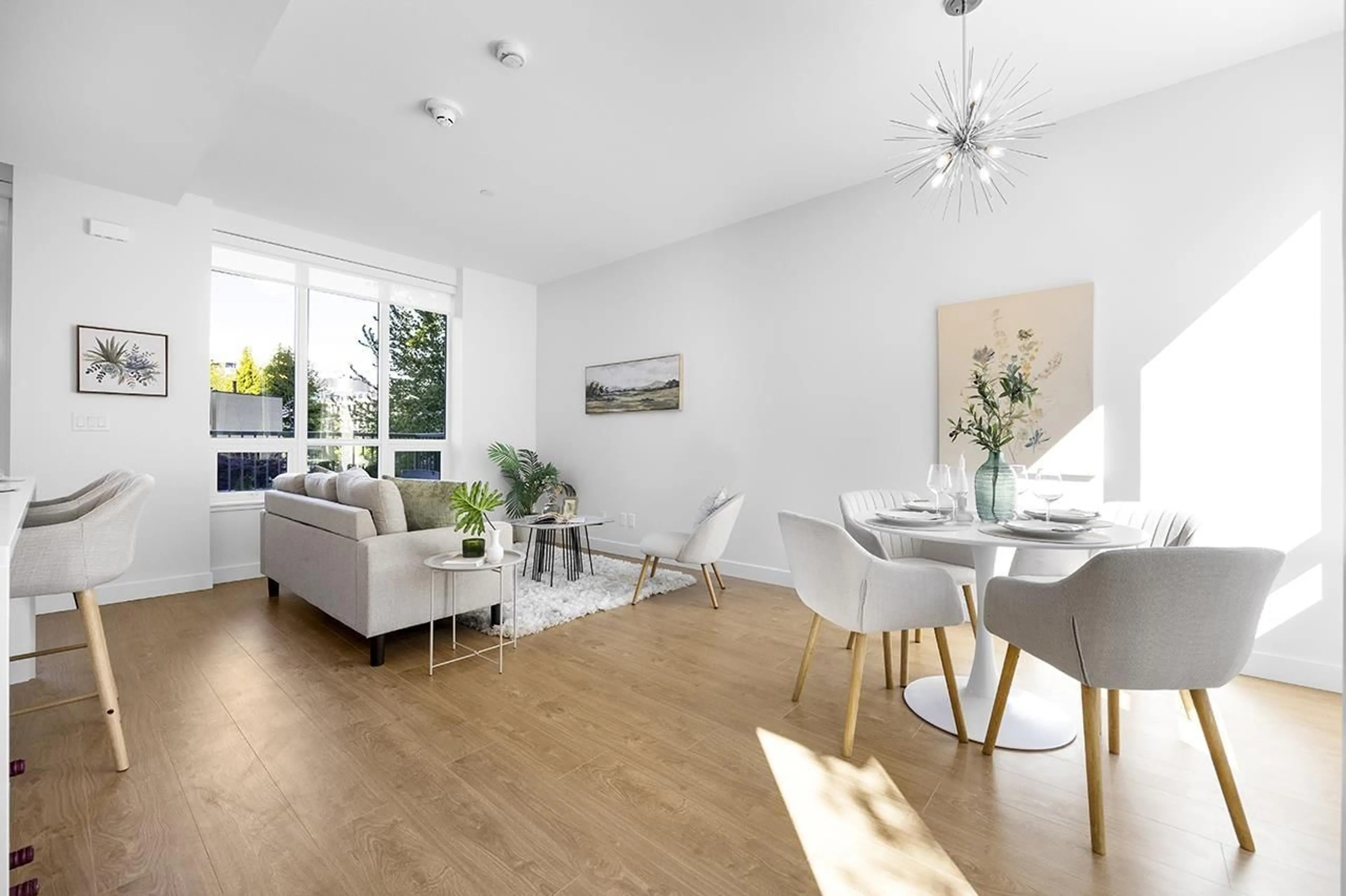 Living room with furniture, wood/laminate floor for TH2 - 13387 OLD YALE, Surrey British Columbia V0V0V0