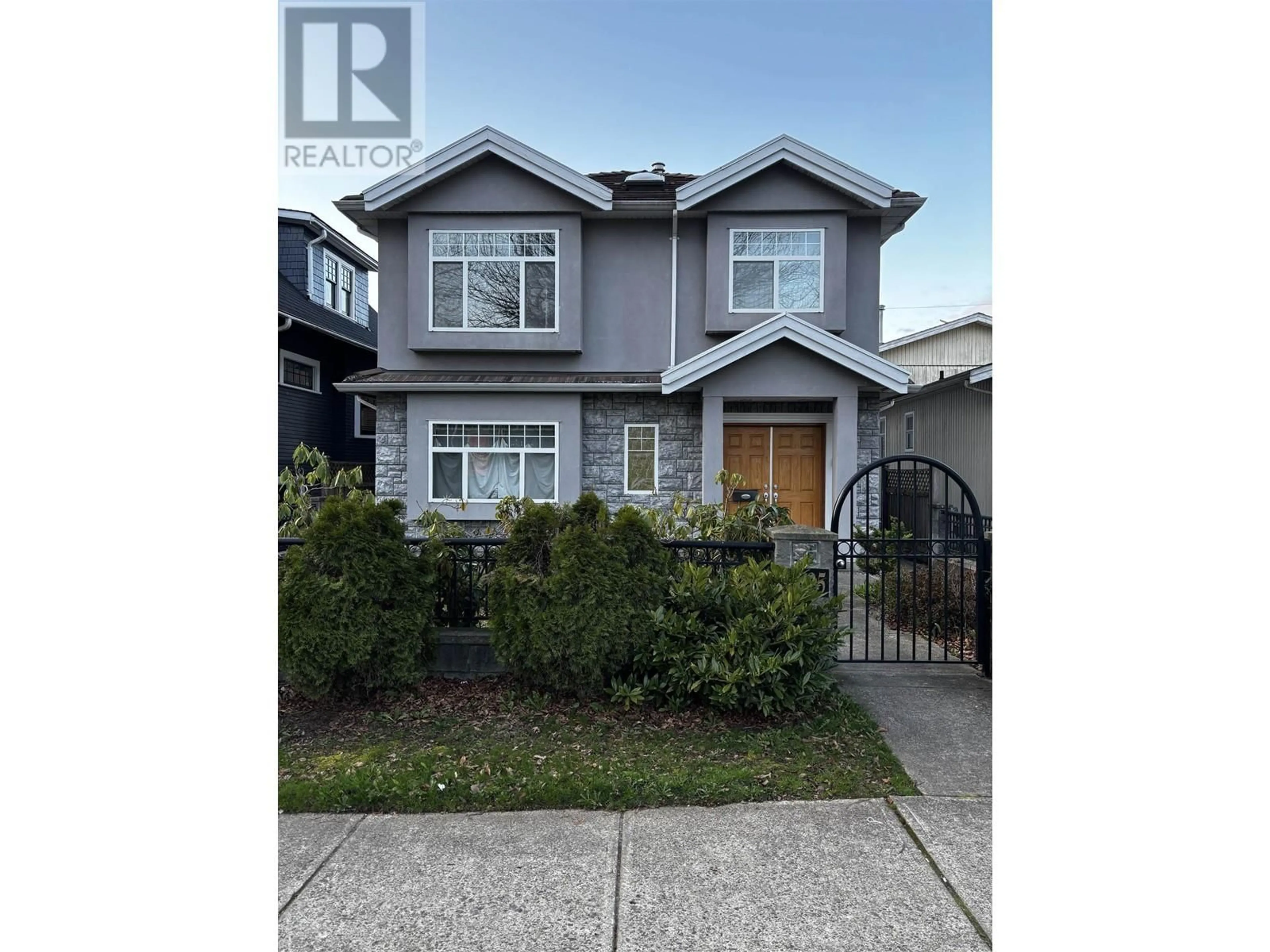 Home with vinyl exterior material, street for 2925 29TH AVENUE, Vancouver British Columbia V5R1V8