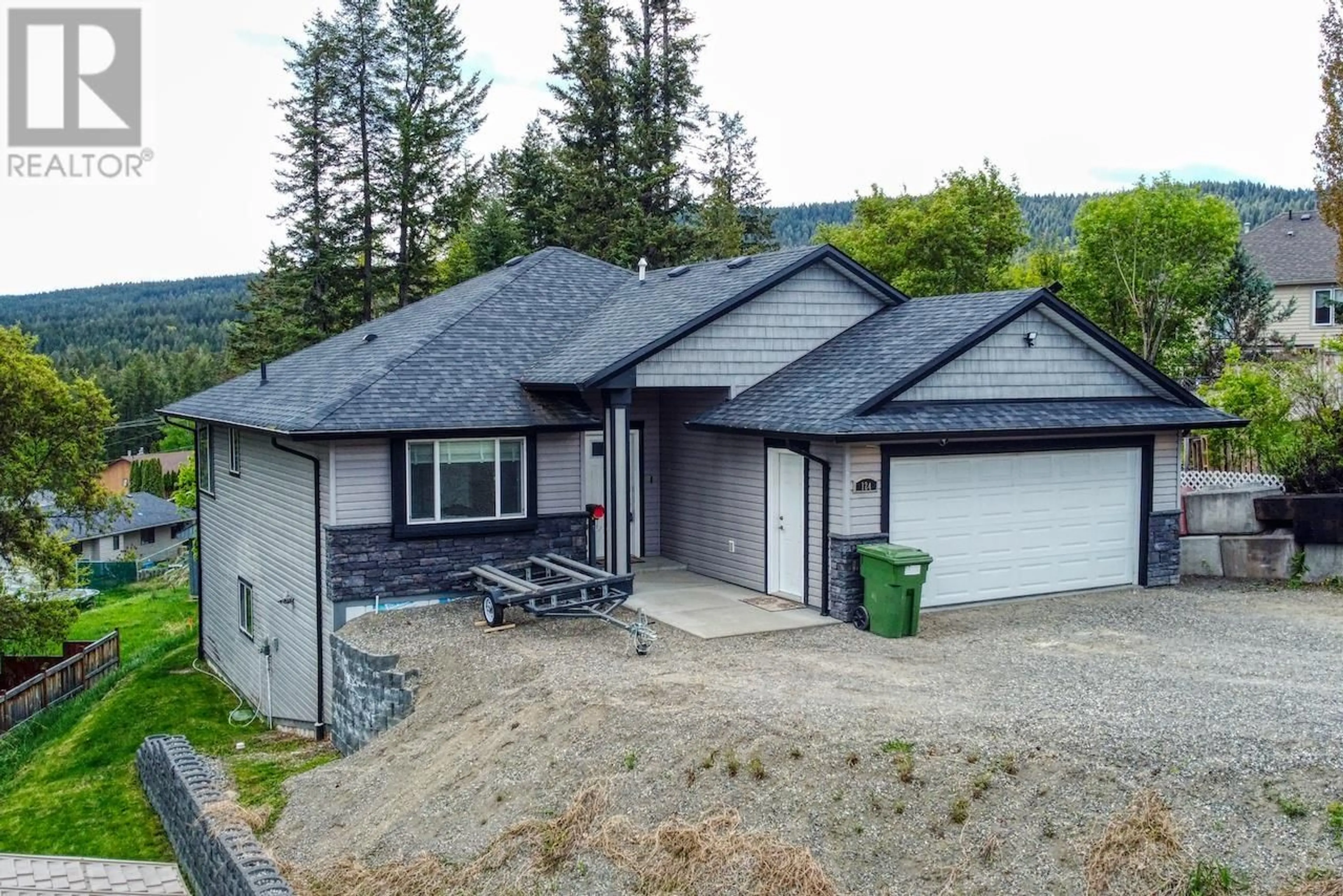 A pic from outside/outdoor area/front of a property/back of a property/a pic from drone, mountain view for 124 RIDGEVIEW PLACE, Williams Lake British Columbia V2G5K4