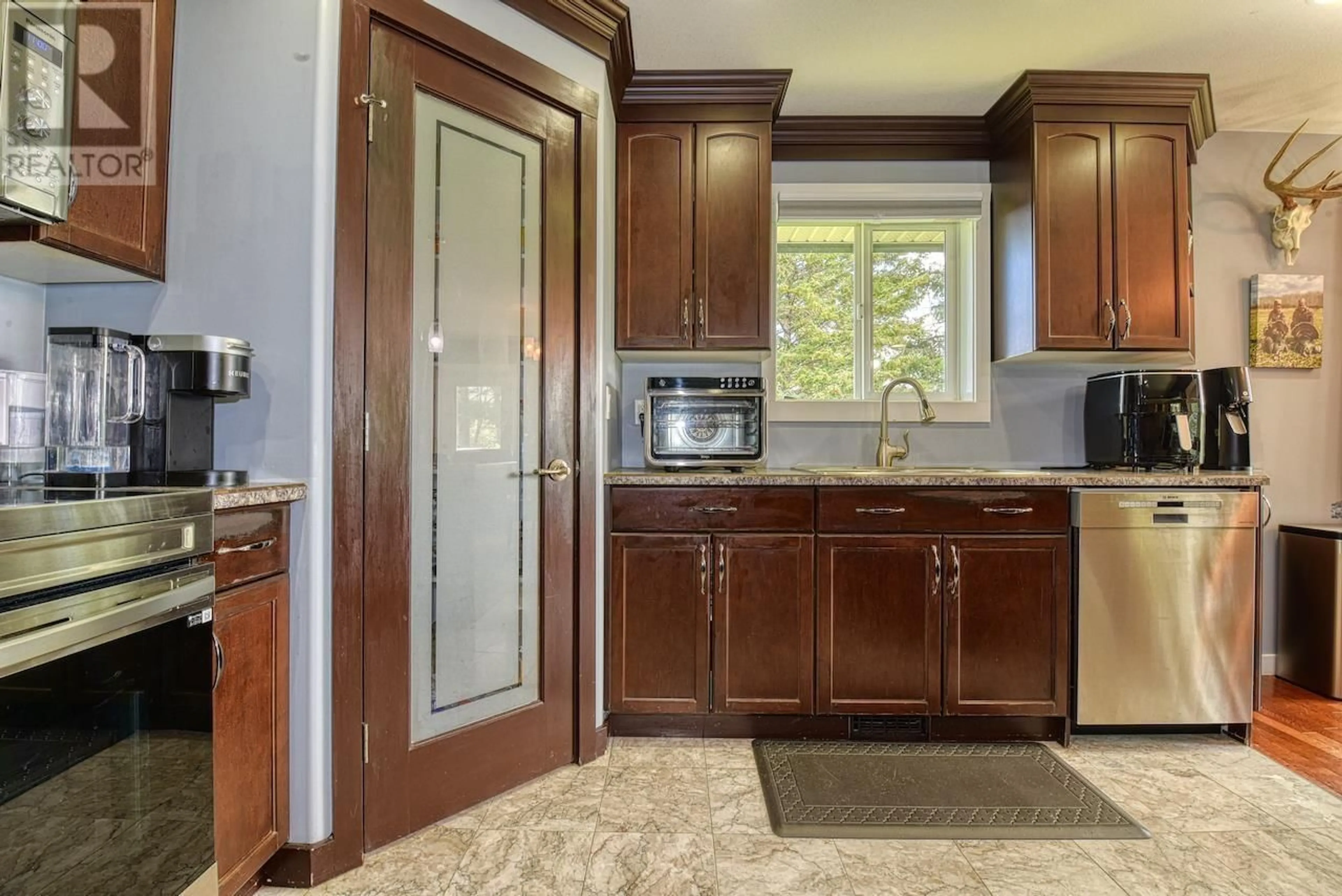 Standard kitchen, unknown for 124 RIDGEVIEW PLACE, Williams Lake British Columbia V2G5K4