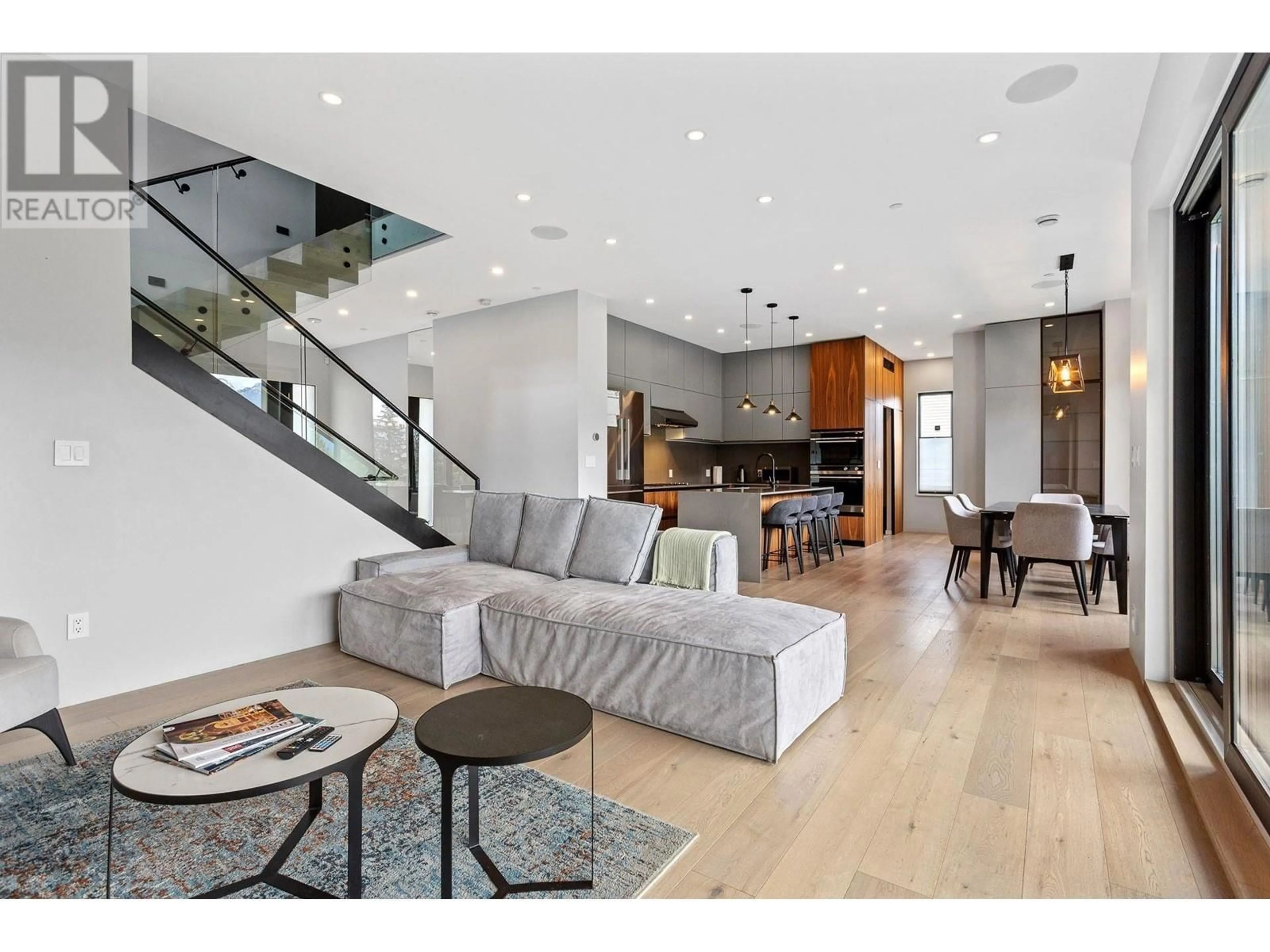 Open concept kitchen, unknown for 33 - 3385 MAMQUAM ROAD, Squamish British Columbia V8B0E3