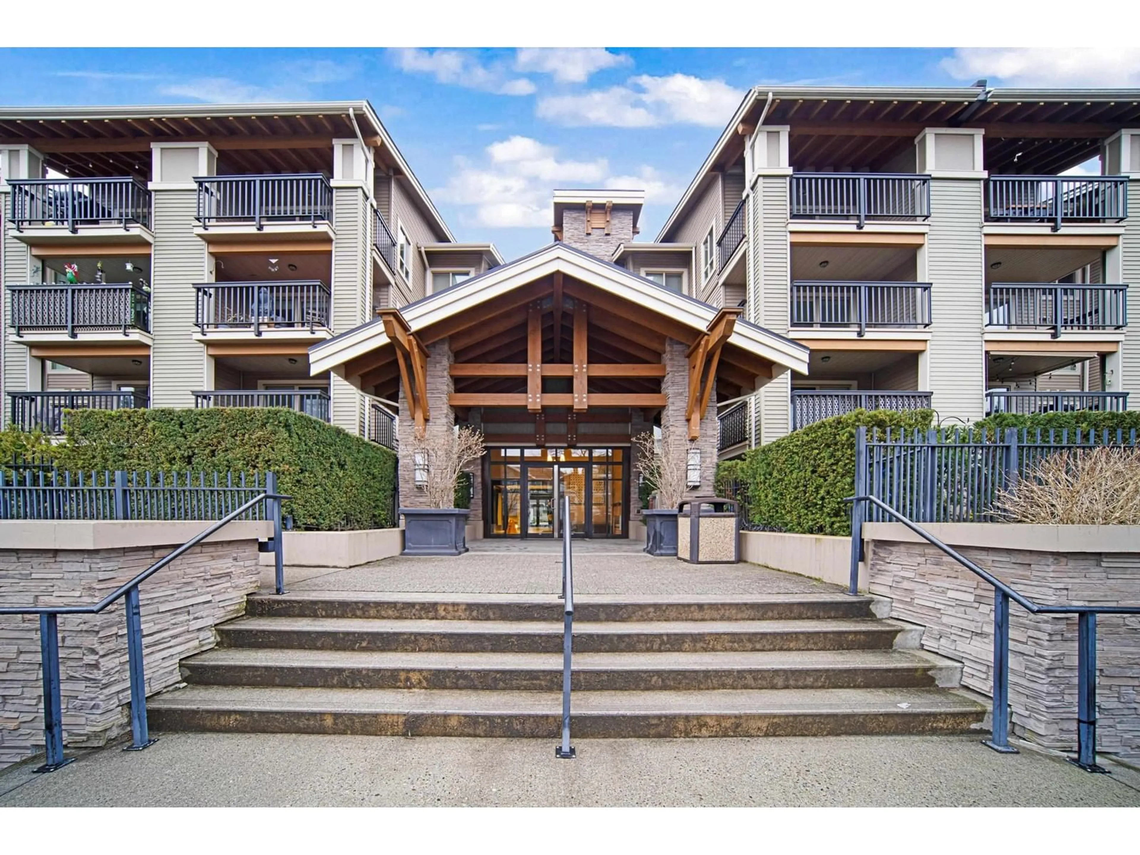 Indoor foyer for 310 - 21009 56, Langley British Columbia V3A0C9