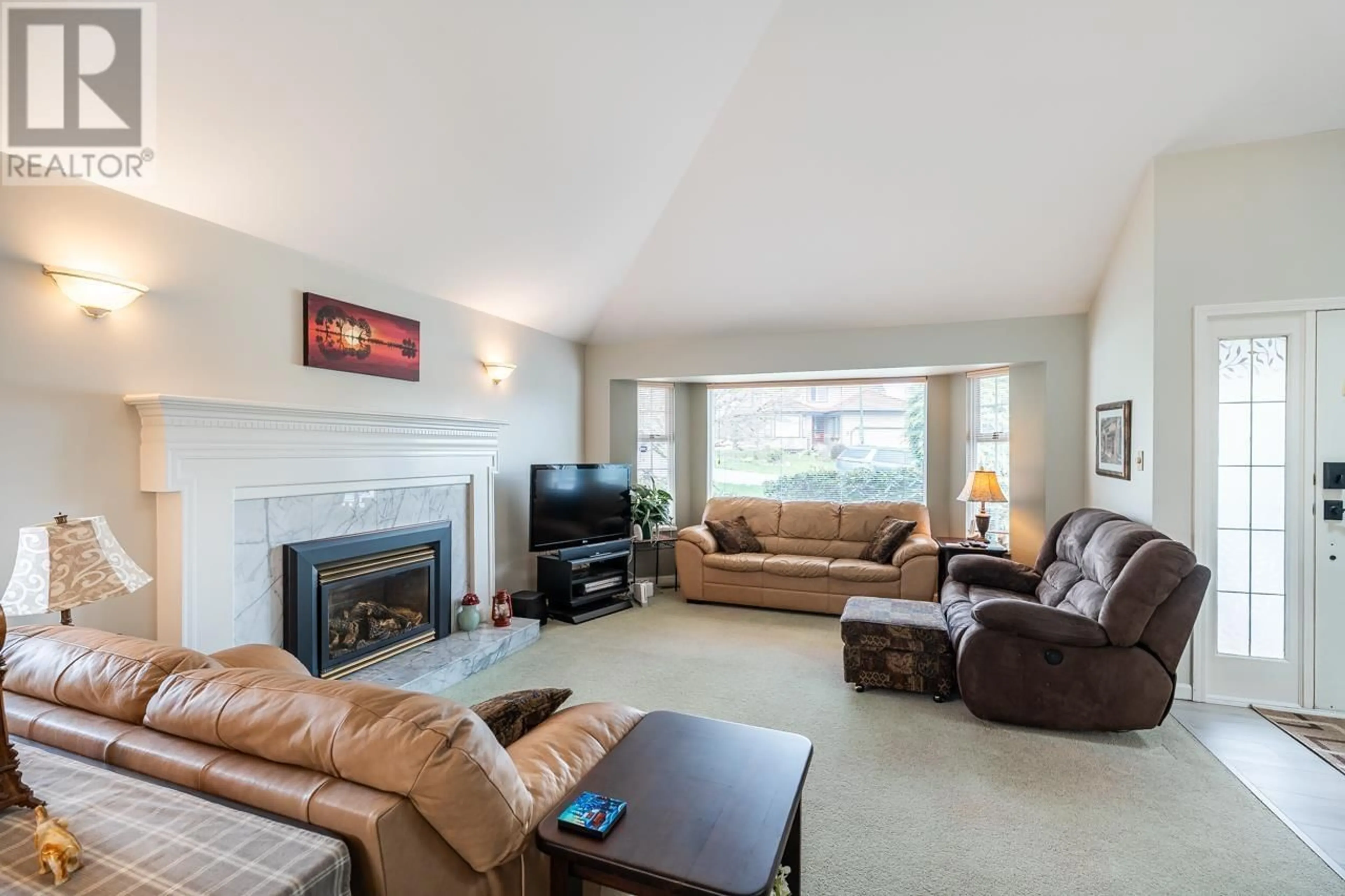 Living room with furniture, unknown for 2752 WESTLAKE PLACE, Coquitlam British Columbia V3C5J8