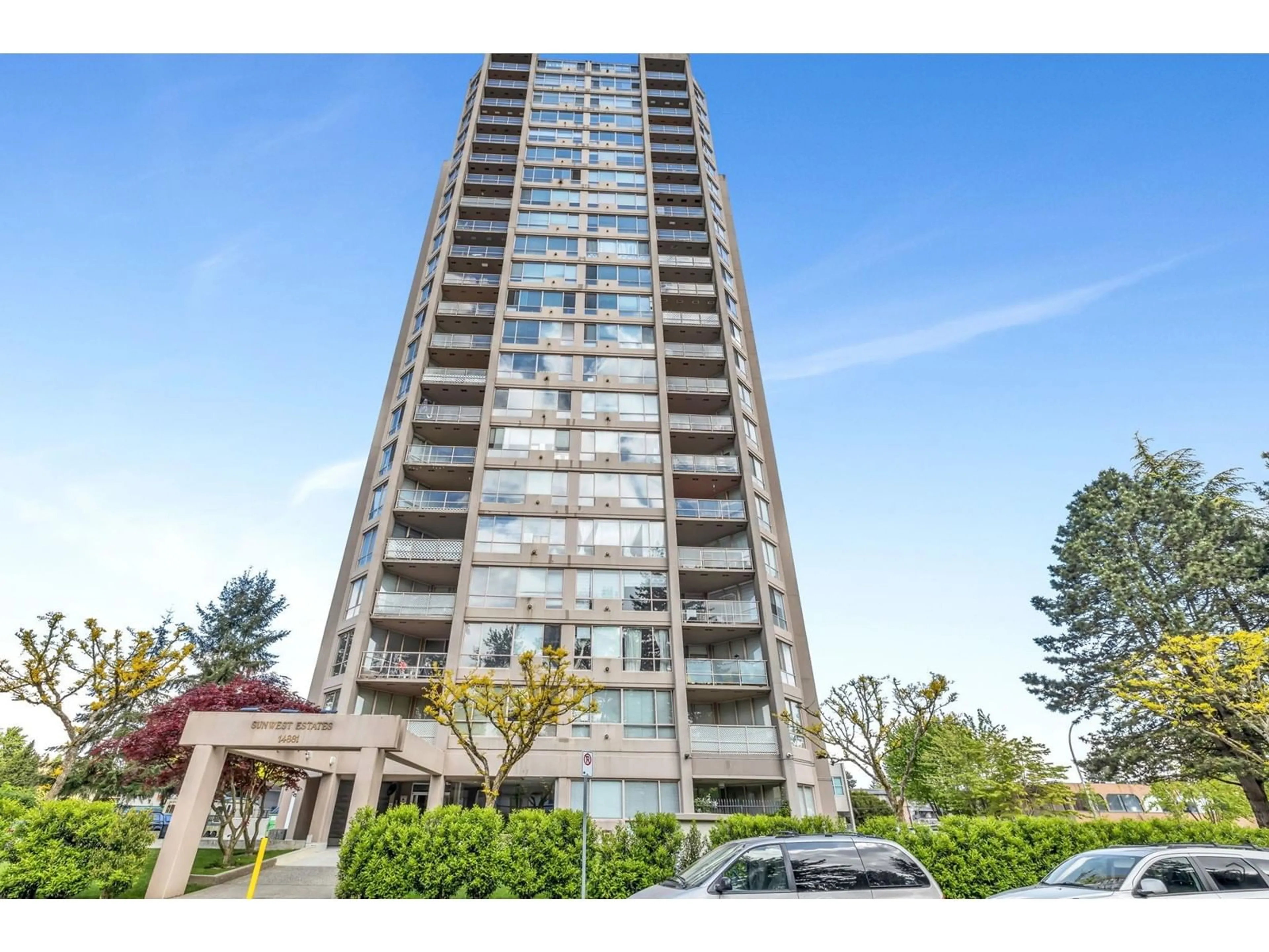 Indoor foyer for 1603 - 14881 103A, Surrey British Columbia V3R0M5