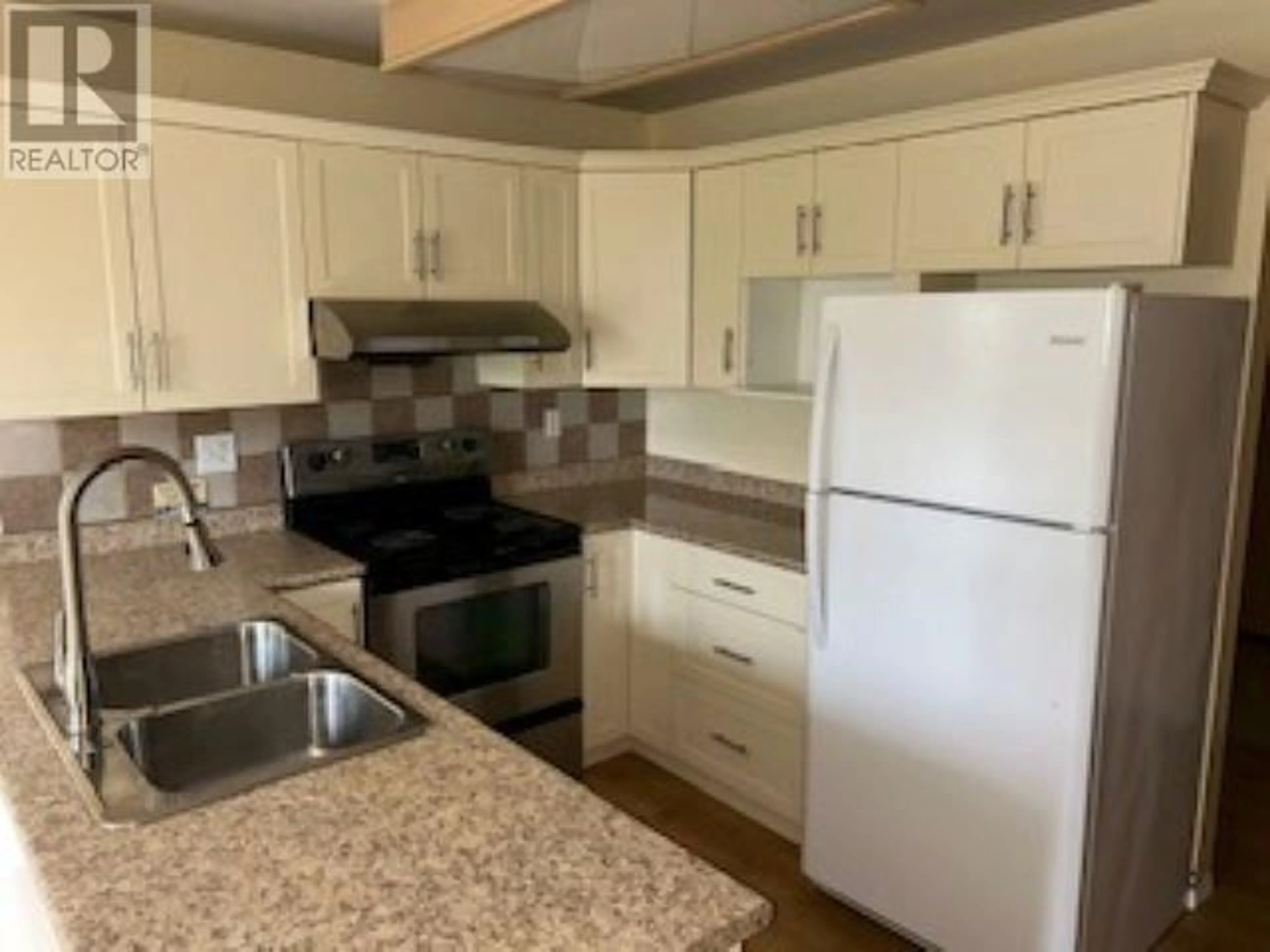 Standard kitchen, unknown for 207 - 7368 ROYAL OAK AVENUE, Burnaby British Columbia V5J4J6