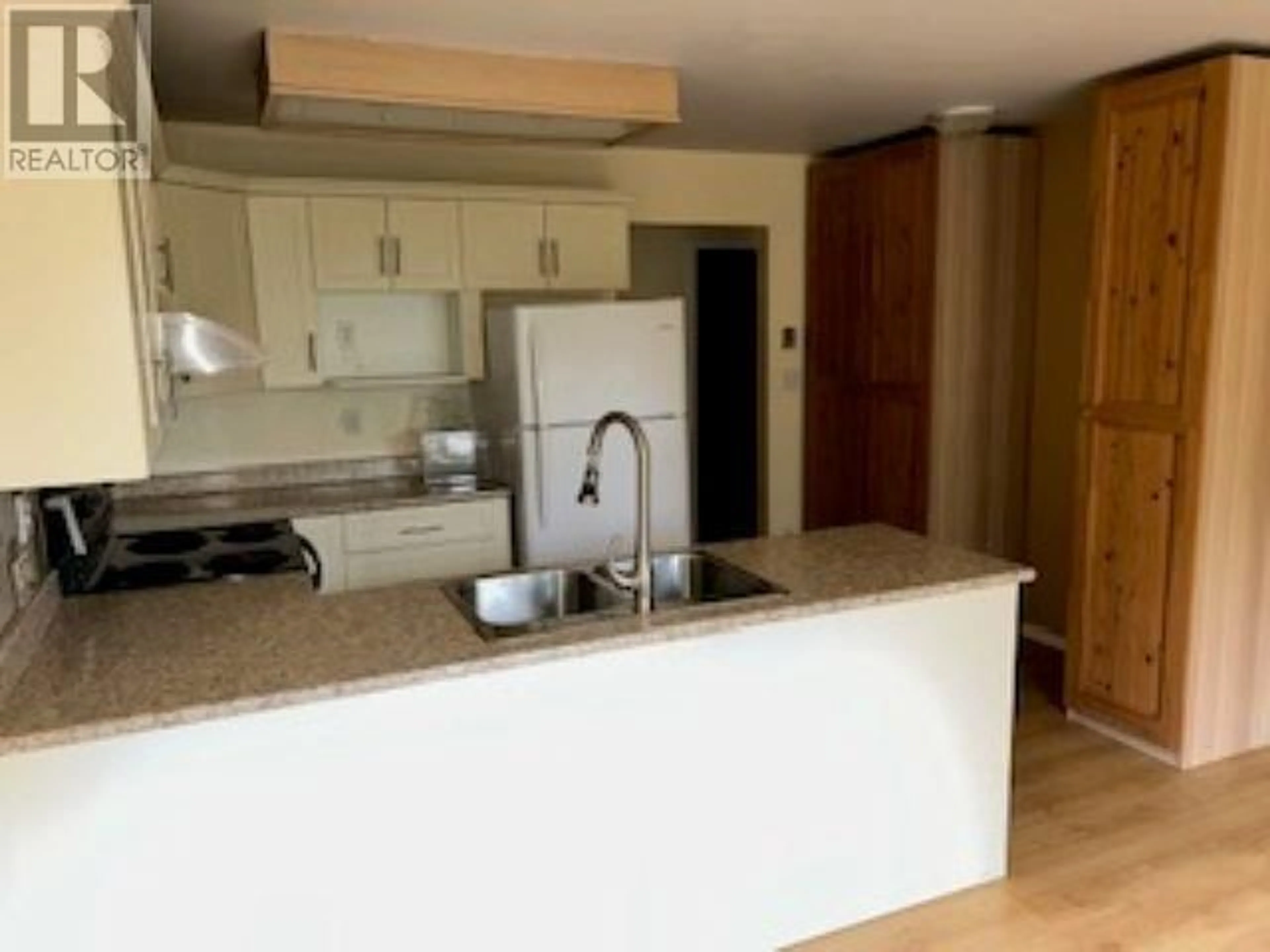 Standard kitchen, unknown for 207 - 7368 ROYAL OAK AVENUE, Burnaby British Columbia V5J4J6