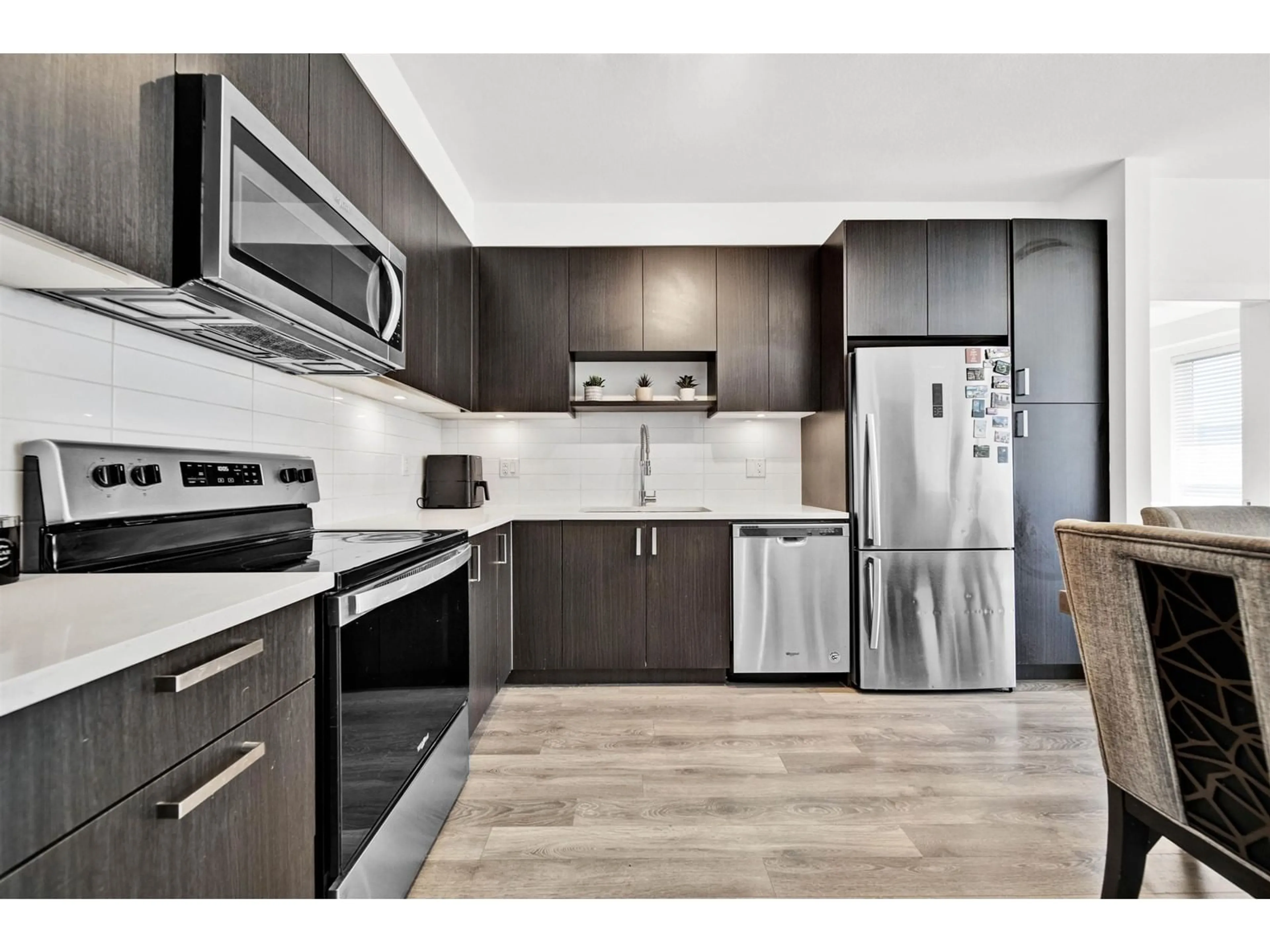 Standard kitchen, unknown for 314 - 13628 81A, Surrey British Columbia V3W3E2