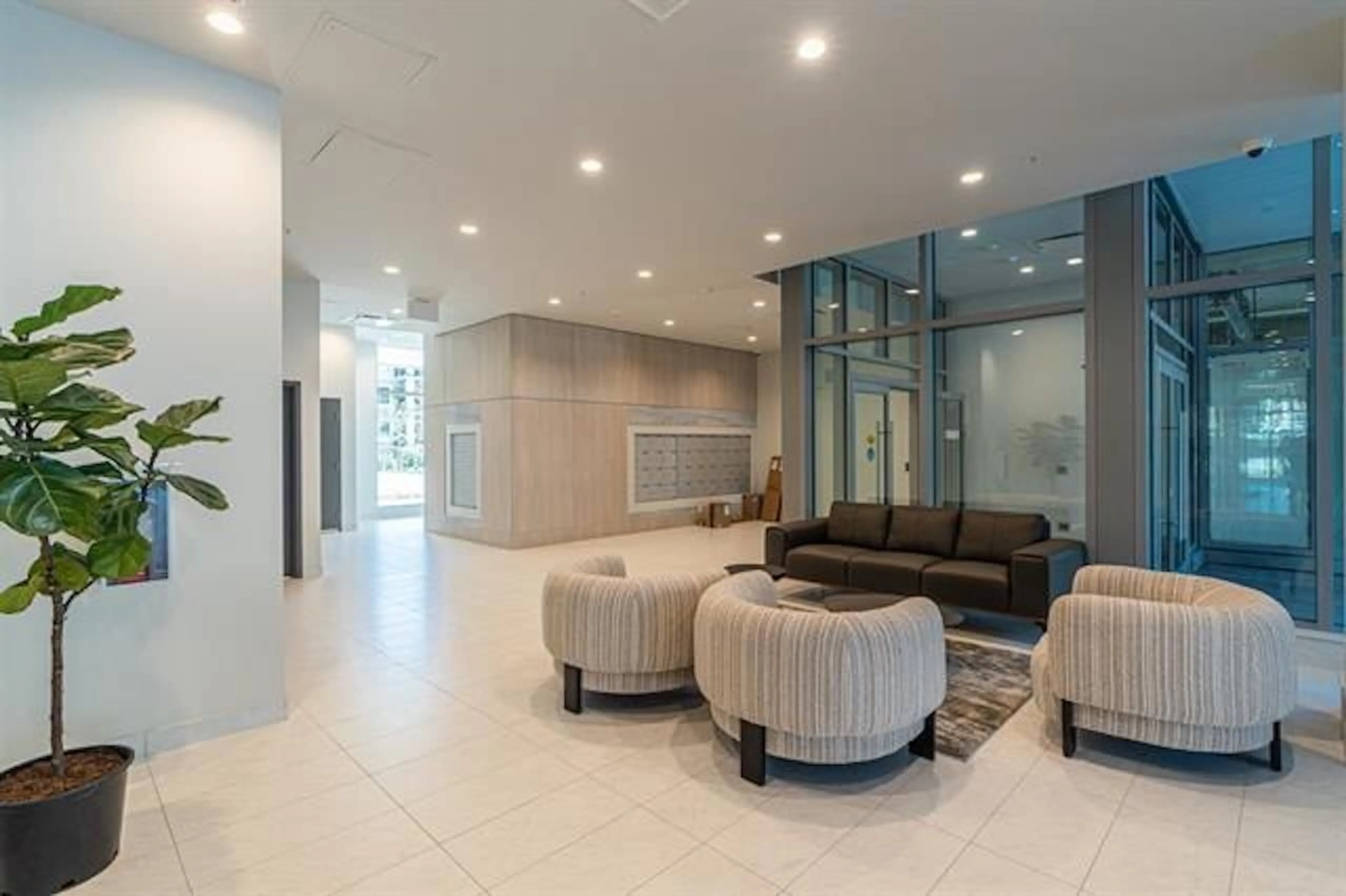 Lobby for 2408 - 9675 KING GEORGE, Surrey British Columbia V3T0T7