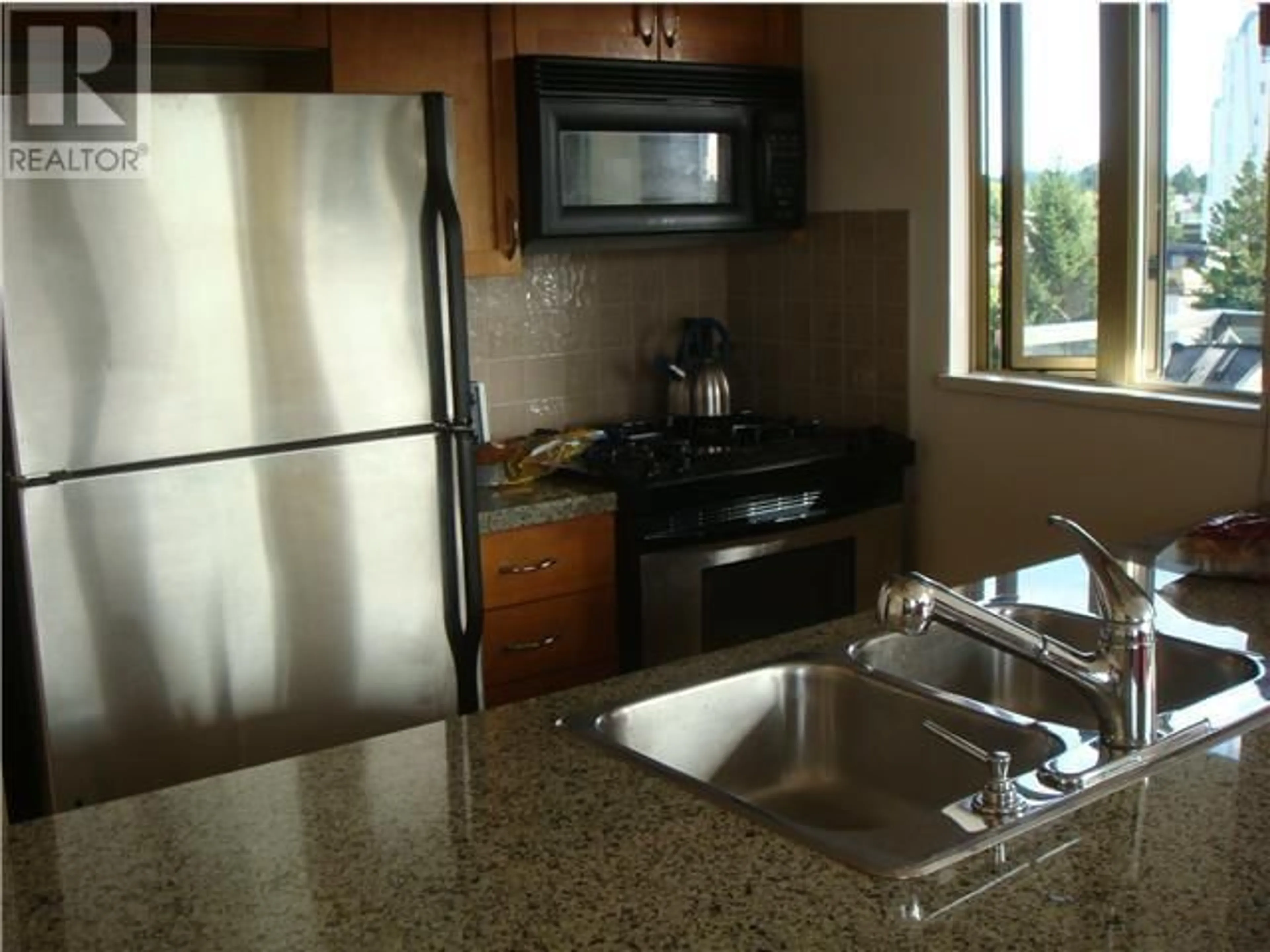 Standard kitchen, ceramic/tile floor for 703 - 1316 11TH AVENUE, Vancouver British Columbia V6H4G8