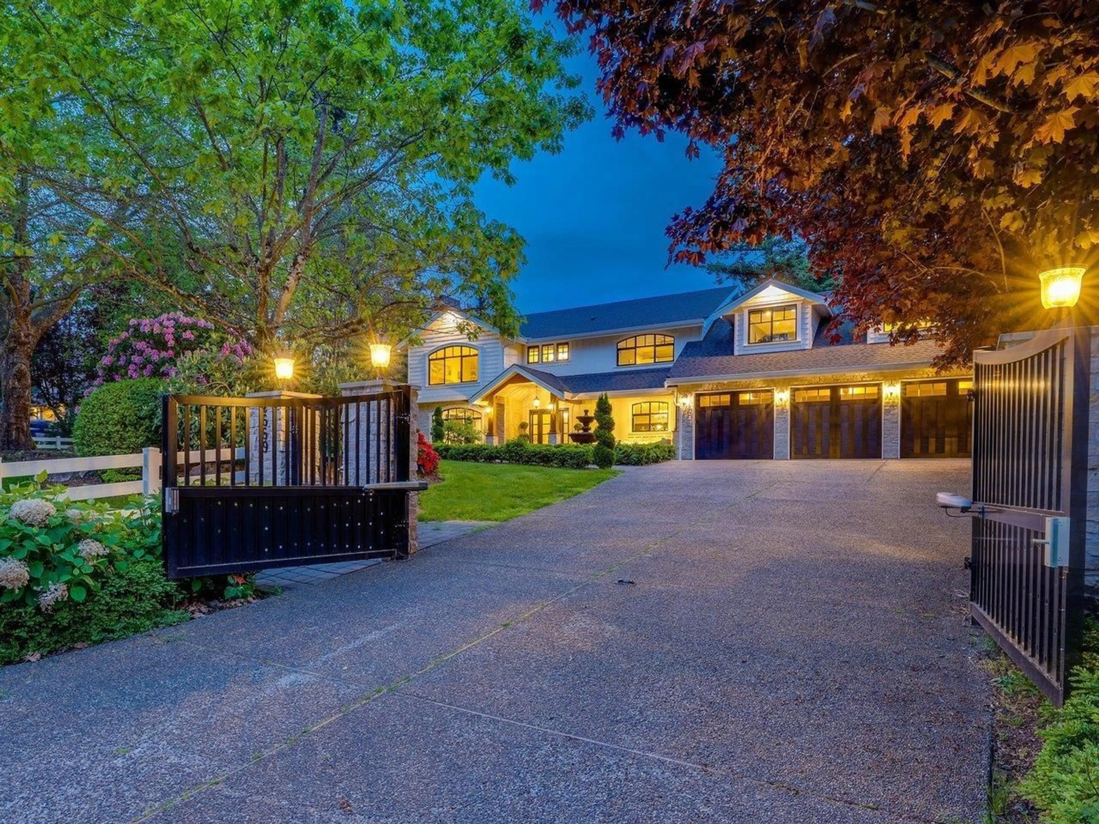 A pic from outside/outdoor area/front of a property/back of a property/a pic from drone, street for 2669 171, Surrey British Columbia V3Z0B3