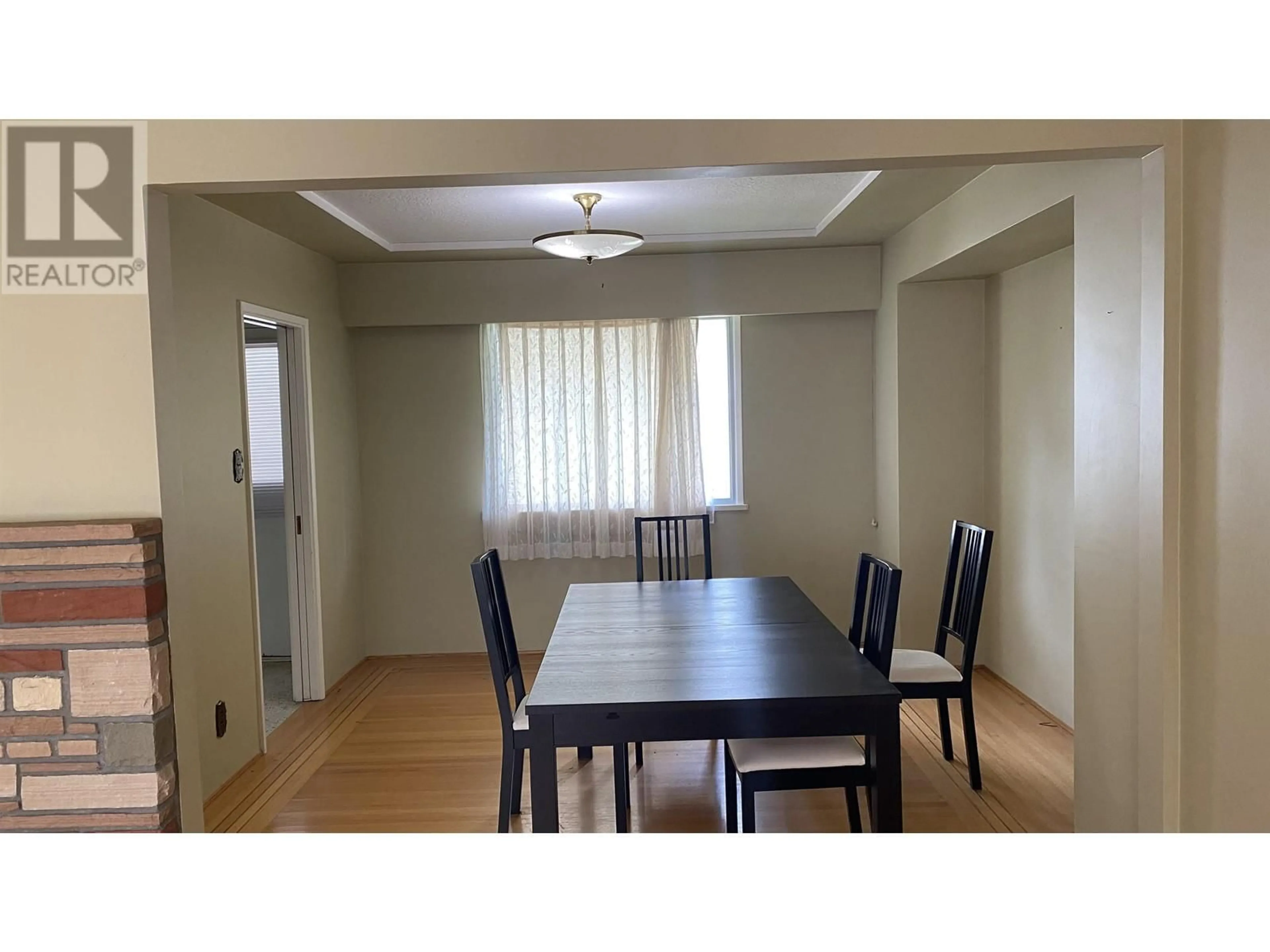 Dining room, wood/laminate floor for 609 MADORE AVENUE, Coquitlam British Columbia V3K3A8