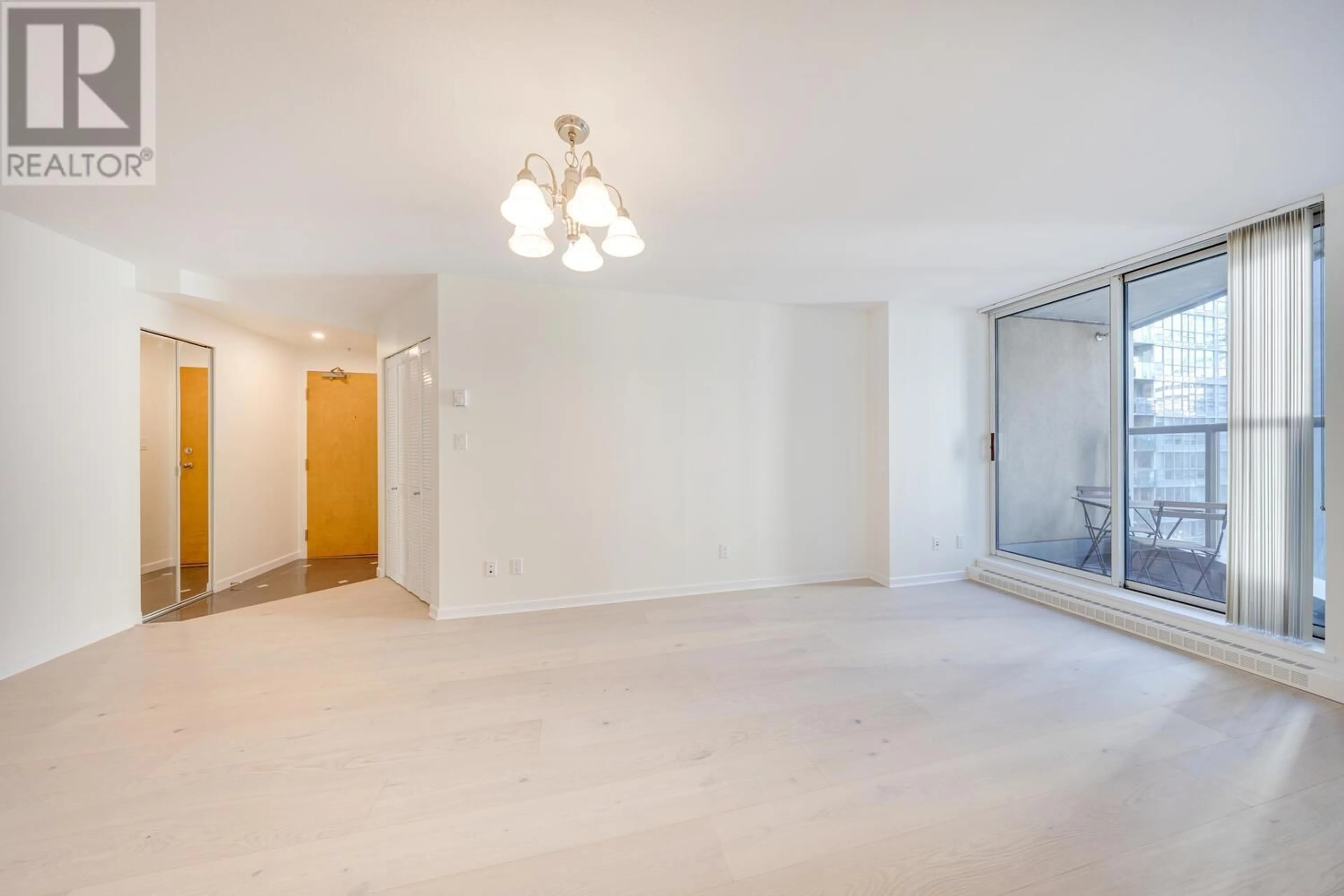 A pic of a room for 901 - 1166 MELVILLE STREET, Vancouver British Columbia V6E4P6