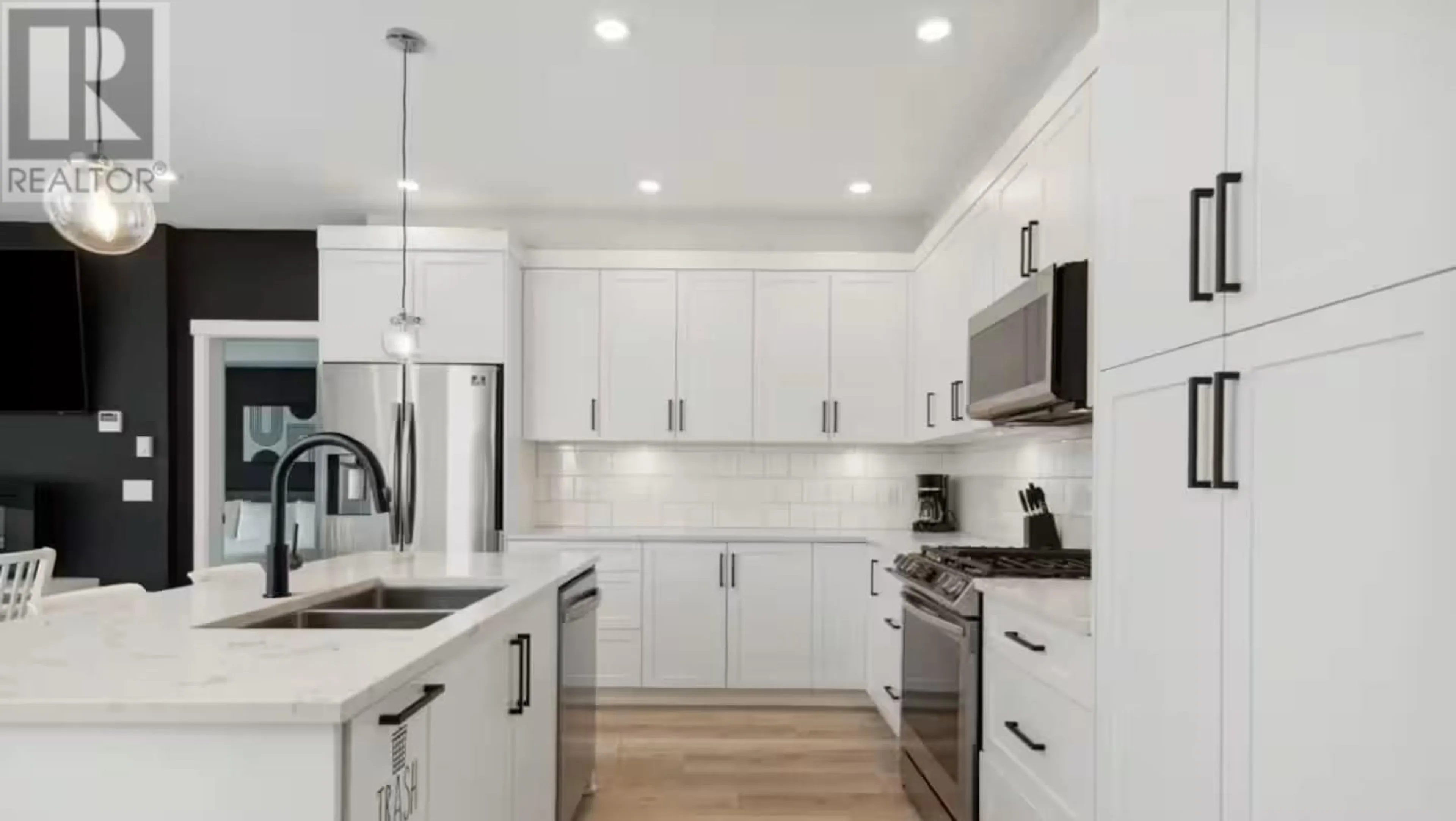 Contemporary kitchen, unknown for 209 - 22638 119 AVENUE, Maple Ridge British Columbia V2X4L1