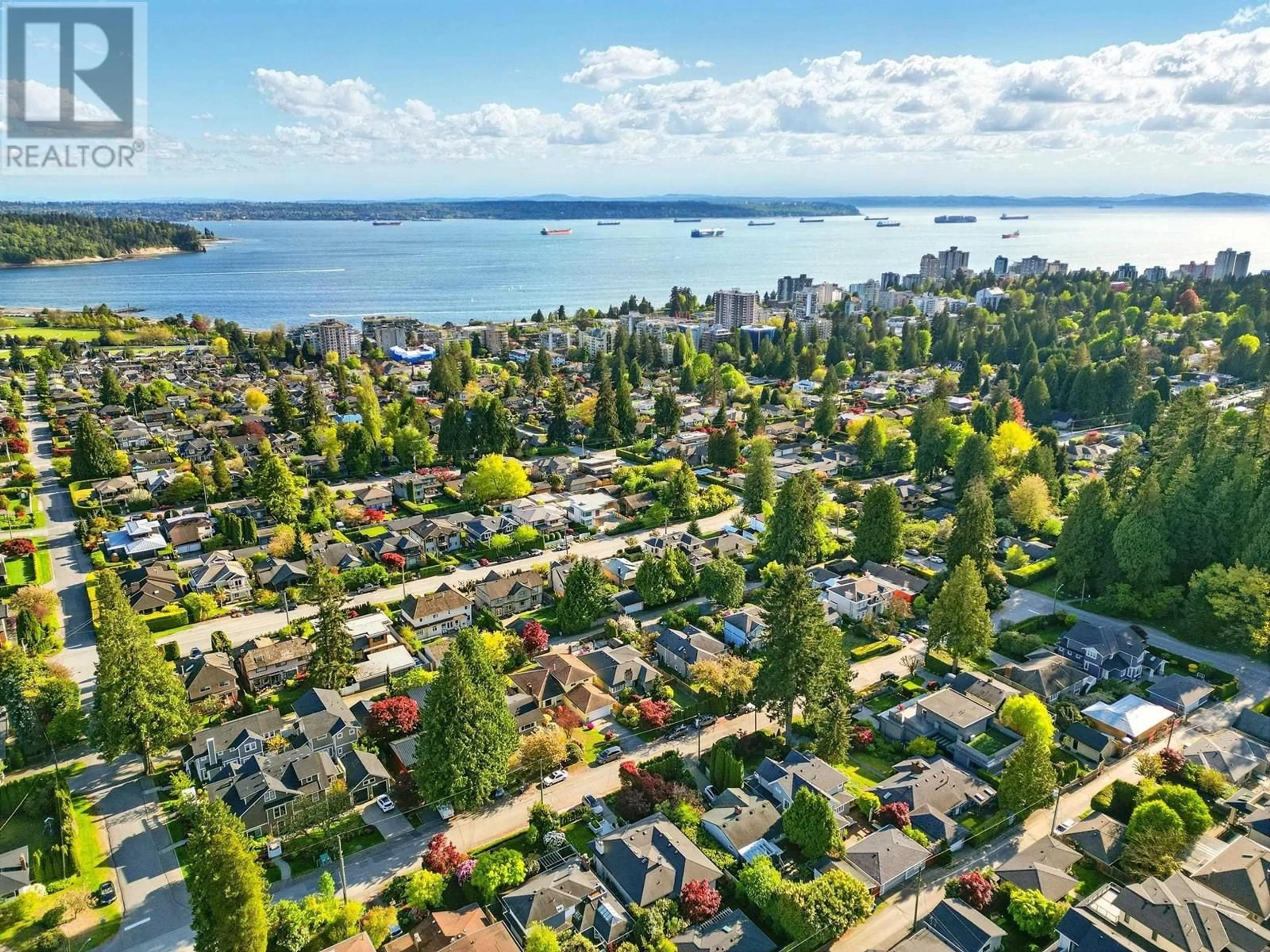 A pic from outside/outdoor area/front of a property/back of a property/a pic from drone, water/lake/river/ocean view for 1258 JEFFERSON AVENUE, West Vancouver British Columbia V7T2B1