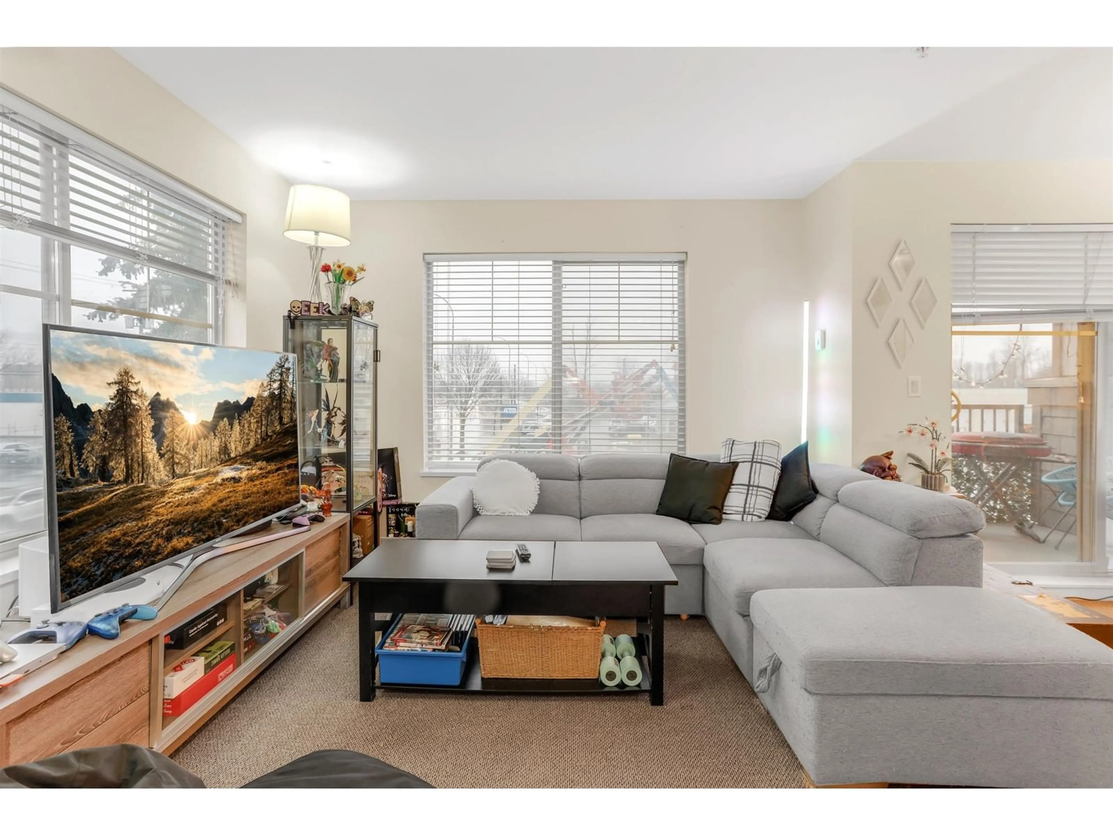 Living room with furniture, unknown for 205 - 45555 YALE ROAD, Chilliwack British Columbia V2P0A9