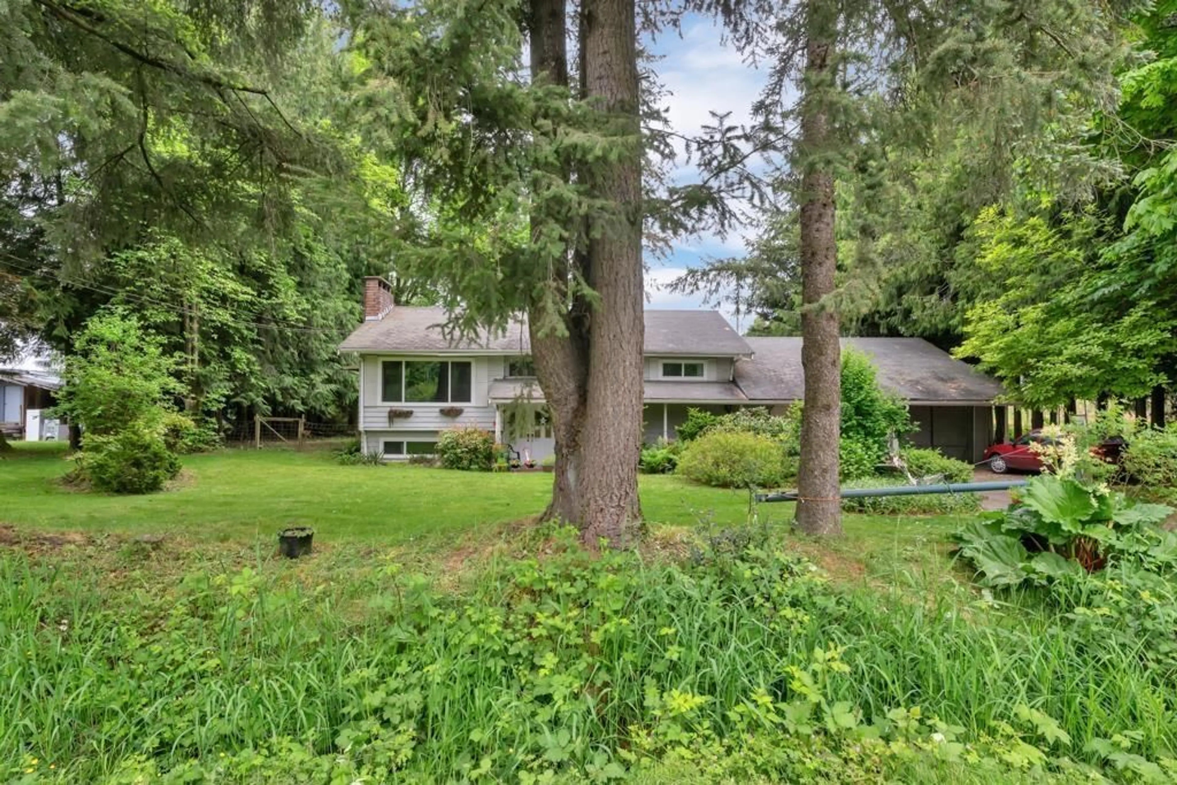 A pic from outside/outdoor area/front of a property/back of a property/a pic from drone, unknown for 3191 LEFEUVRE, Abbotsford British Columbia V4X1M5