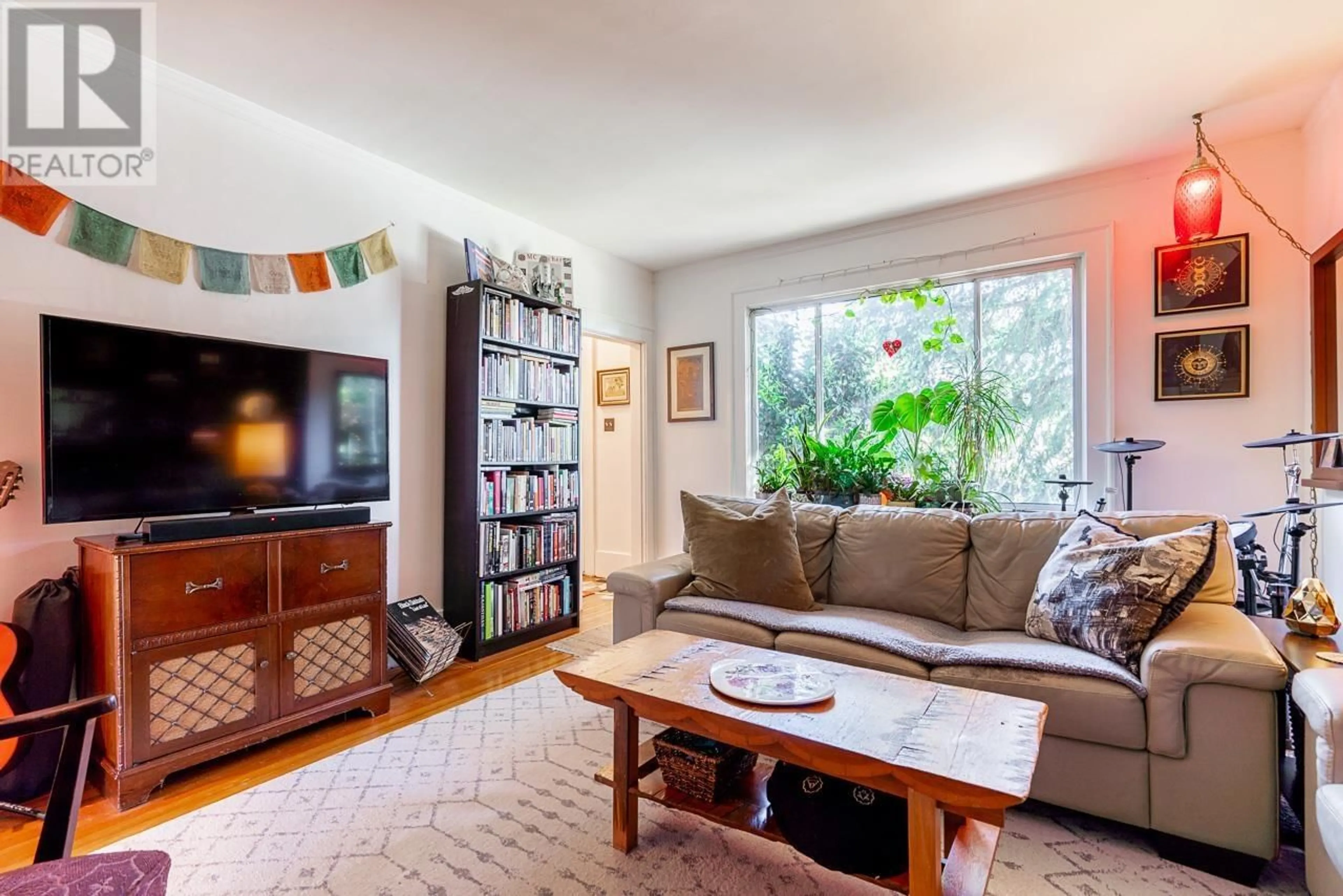 Living room with furniture, unknown for 3633 OXFORD STREET, Vancouver British Columbia V5K1P4
