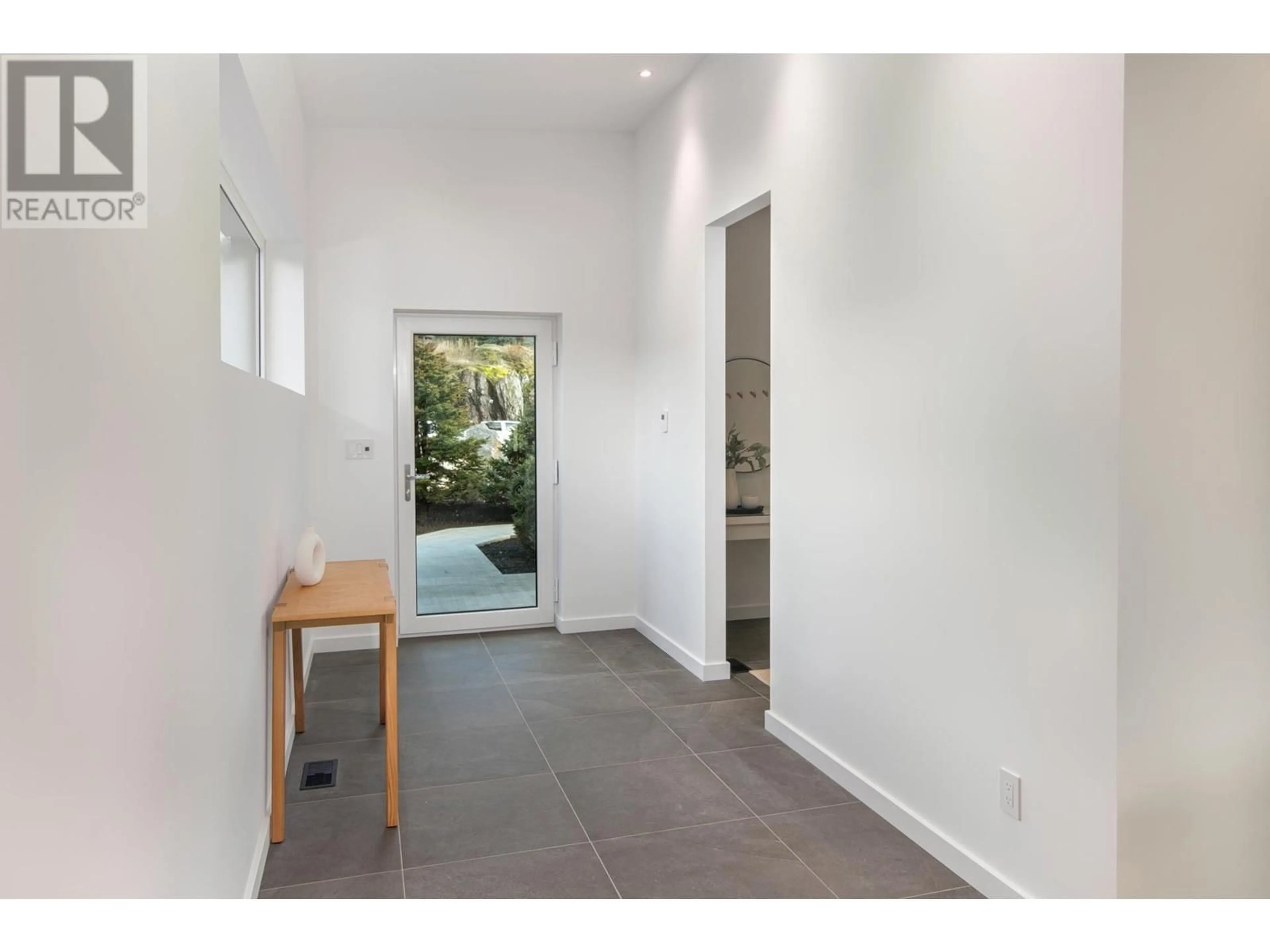 Indoor entryway for 1780 PINEWOOD DRIVE, Pemberton British Columbia V0N2L3