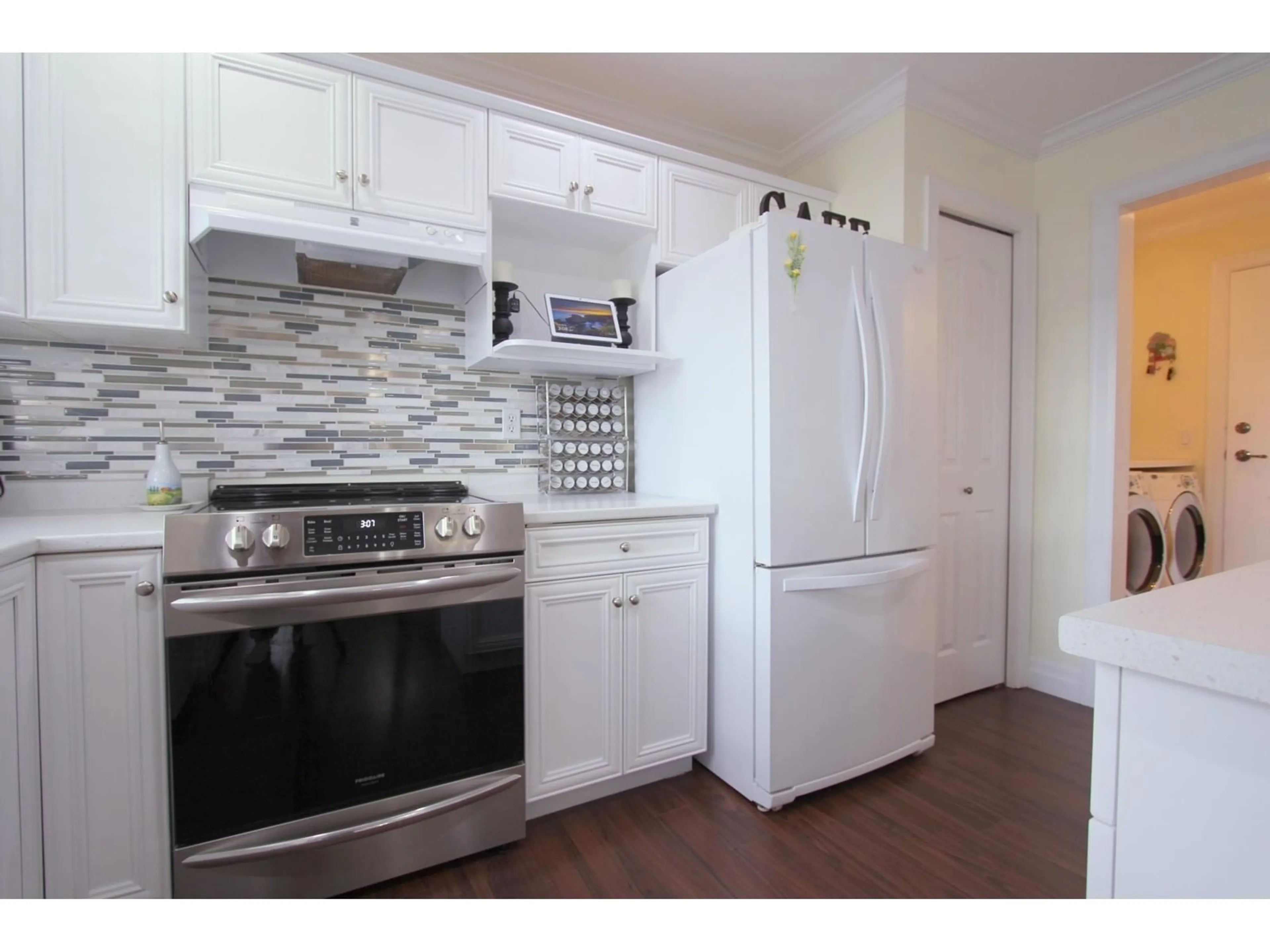 Standard kitchen, unknown for 62 - 6887 SHEFFIELD WAY, Chilliwack British Columbia V2R5V5