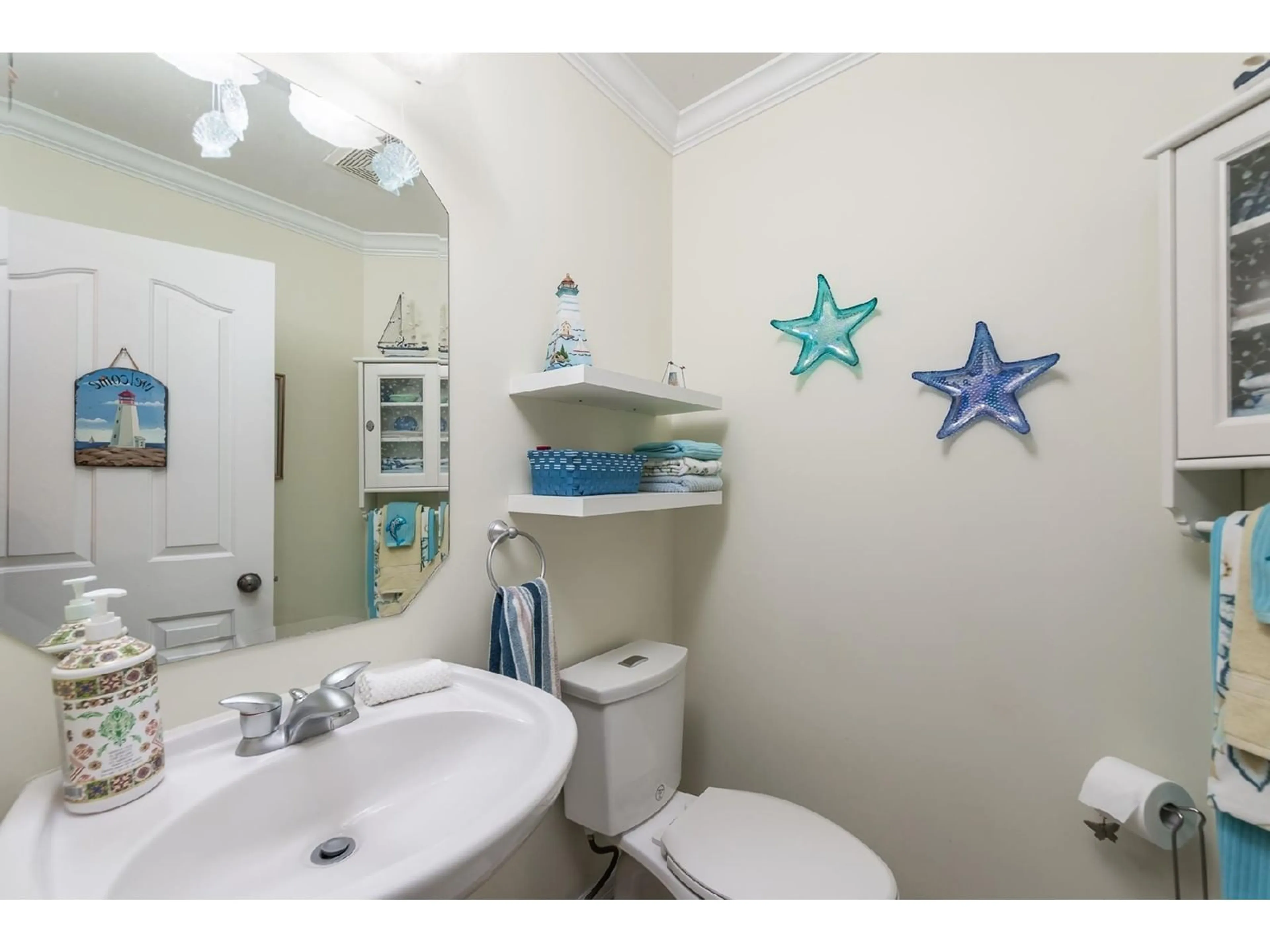 Standard bathroom, ceramic/tile floor for 62 - 6887 SHEFFIELD WAY, Chilliwack British Columbia V2R5V5