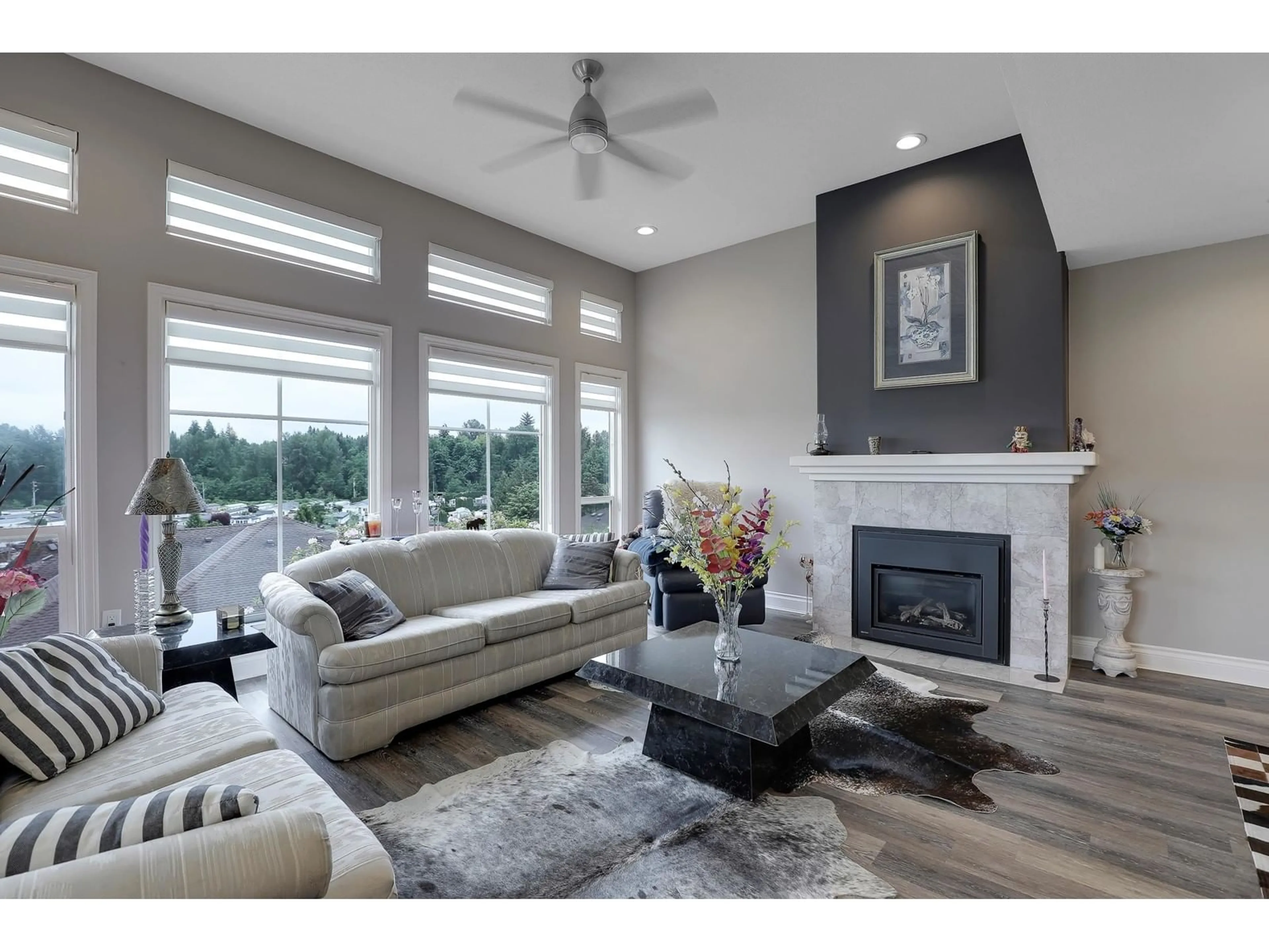 Living room with furniture, unknown for 17 - 3354 HORN, Abbotsford British Columbia V2S7L3