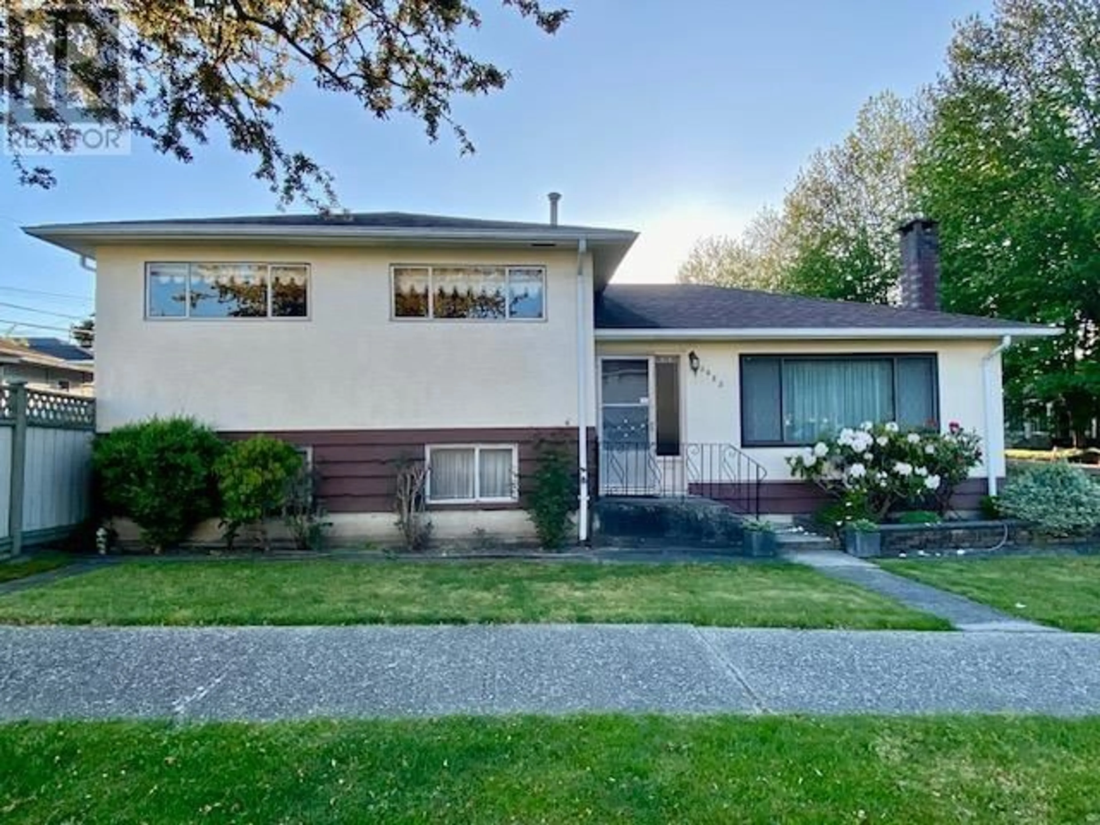 Home with vinyl exterior material, street for 3925 PENTICTON STREET, Vancouver British Columbia V5R1X7