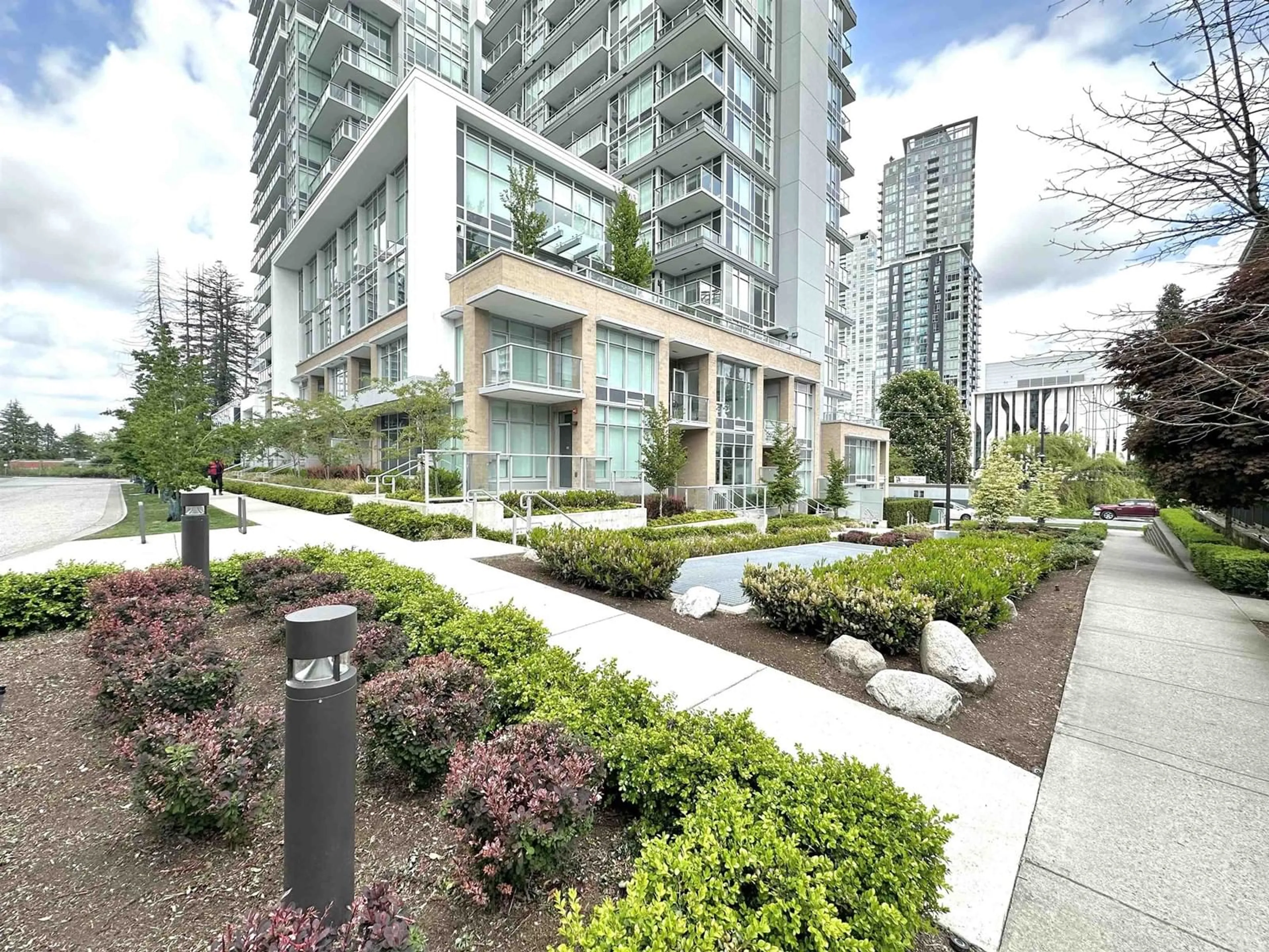Patio, street for 5 - 13350 CENTRAL, Surrey British Columbia V3T0S1