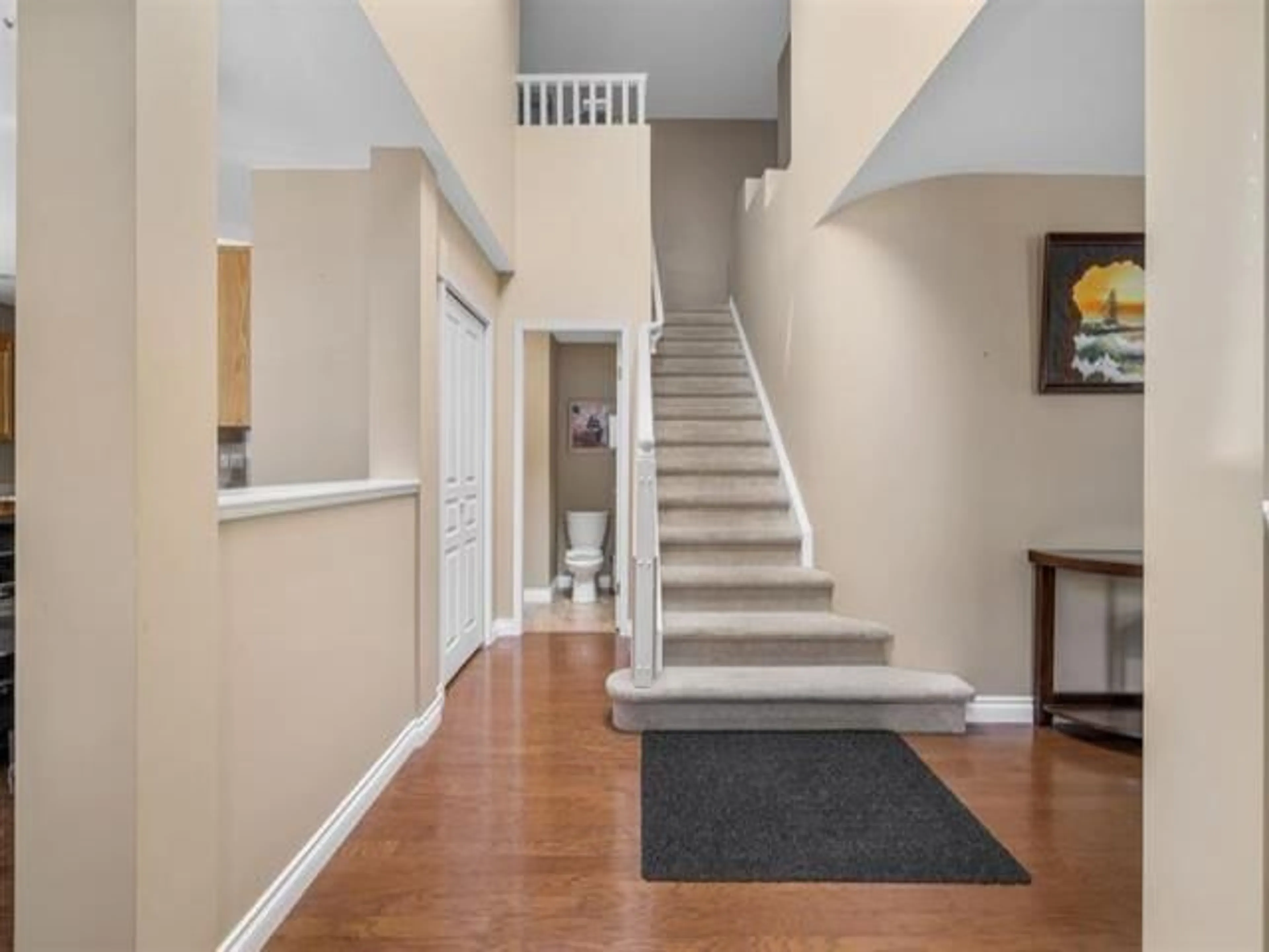 Indoor foyer for 4 - 31406 UPPER MACLURE, Abbotsford British Columbia V2T5L8