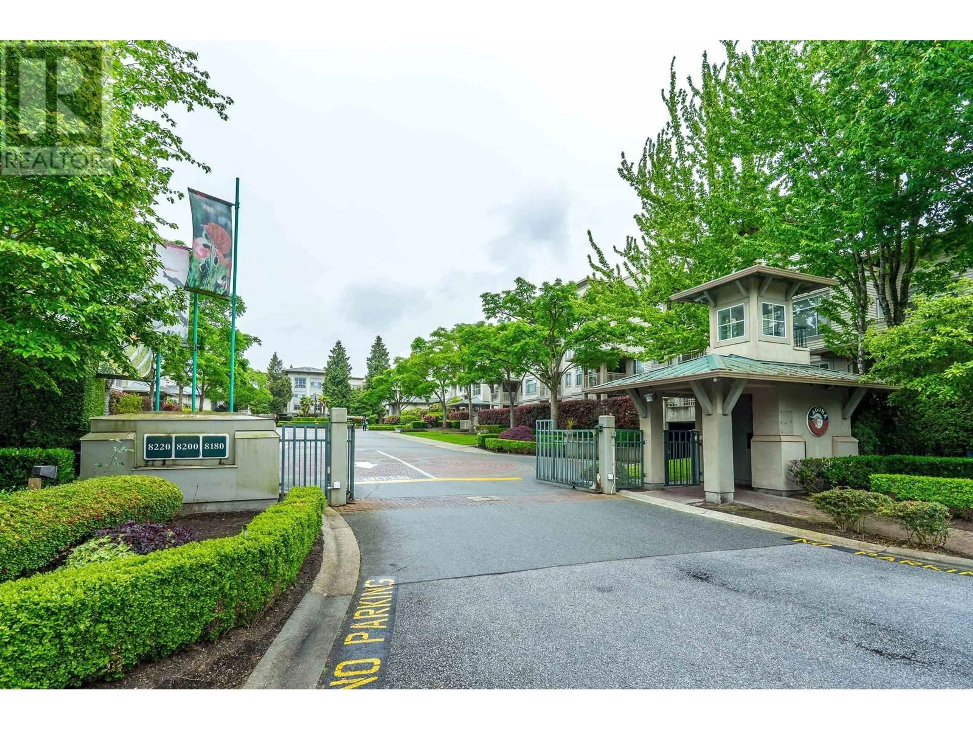 Indoor foyer for 212 - 8180 JONES ROAD, Richmond British Columbia V6Y3Z6