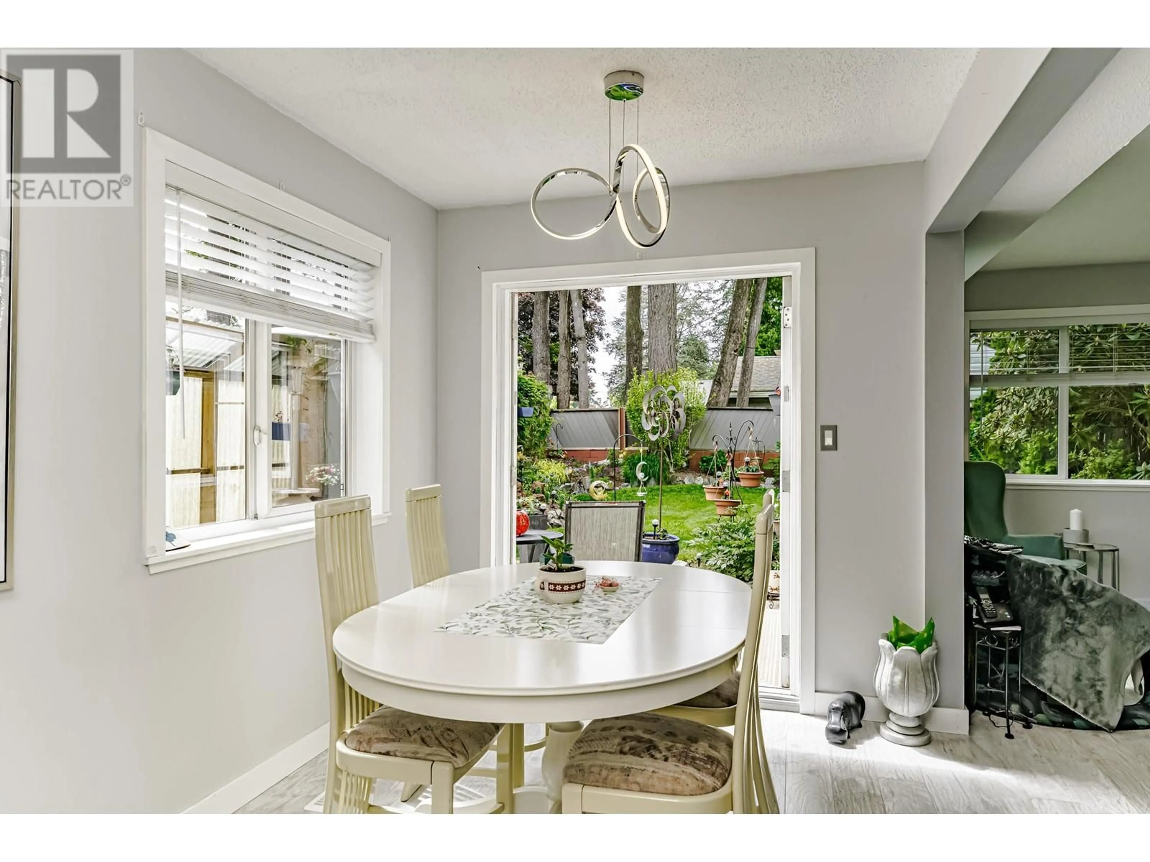 Dining room, ceramic/tile floor for 11956 214 STREET, Maple Ridge British Columbia V2X8M7