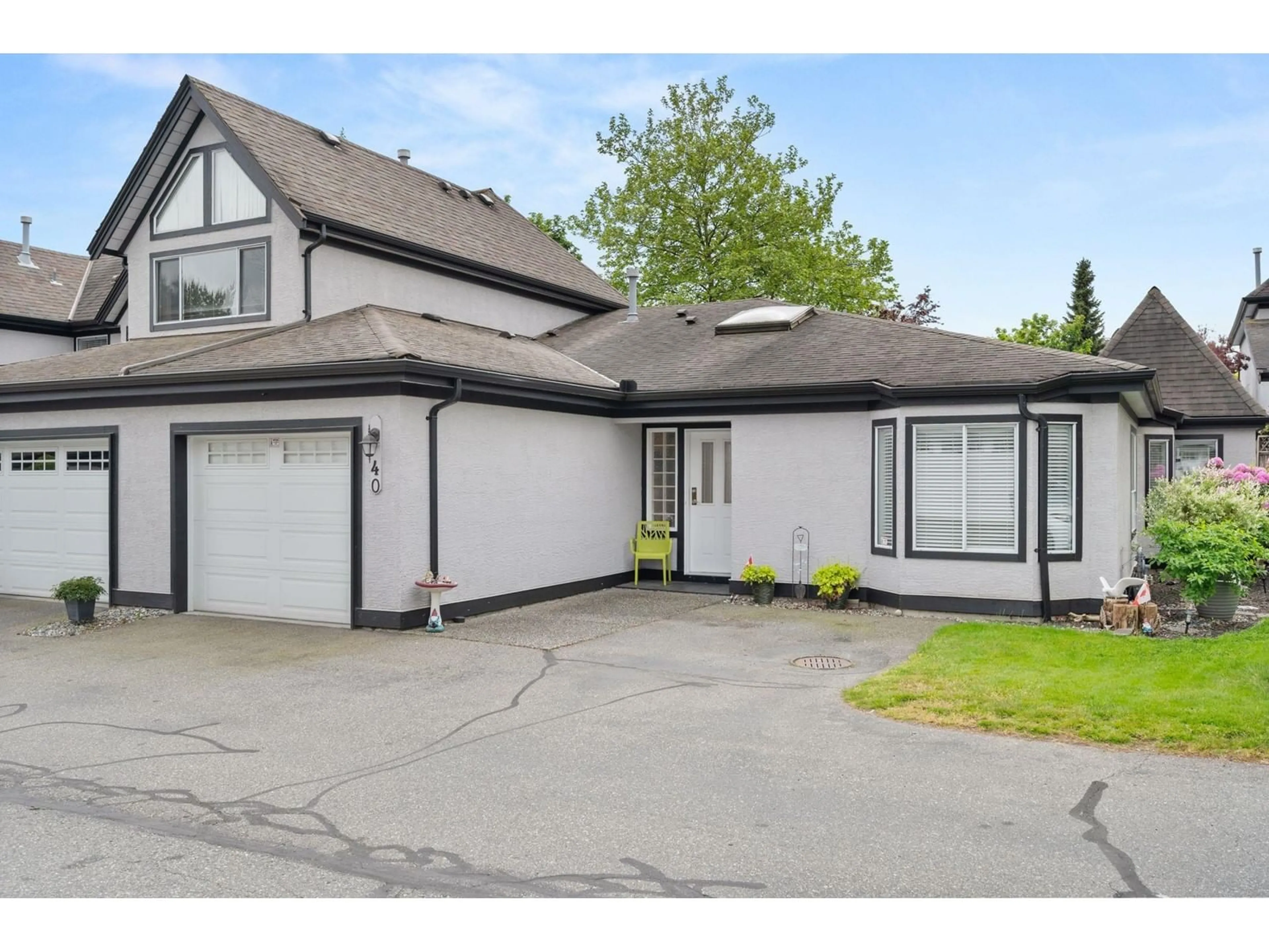 Home with vinyl exterior material, street for 40 - 8567 164, Surrey British Columbia V4N3K4