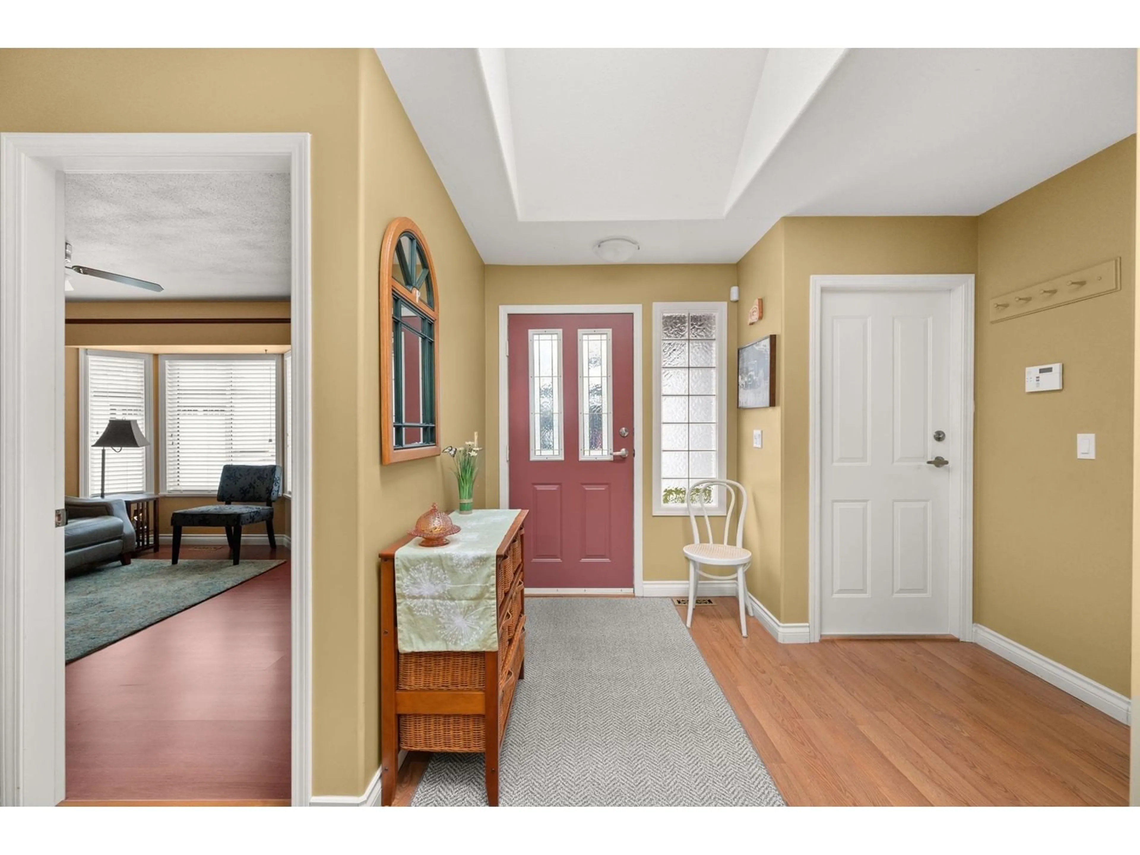 Indoor entryway for 40 - 8567 164, Surrey British Columbia V4N3K4
