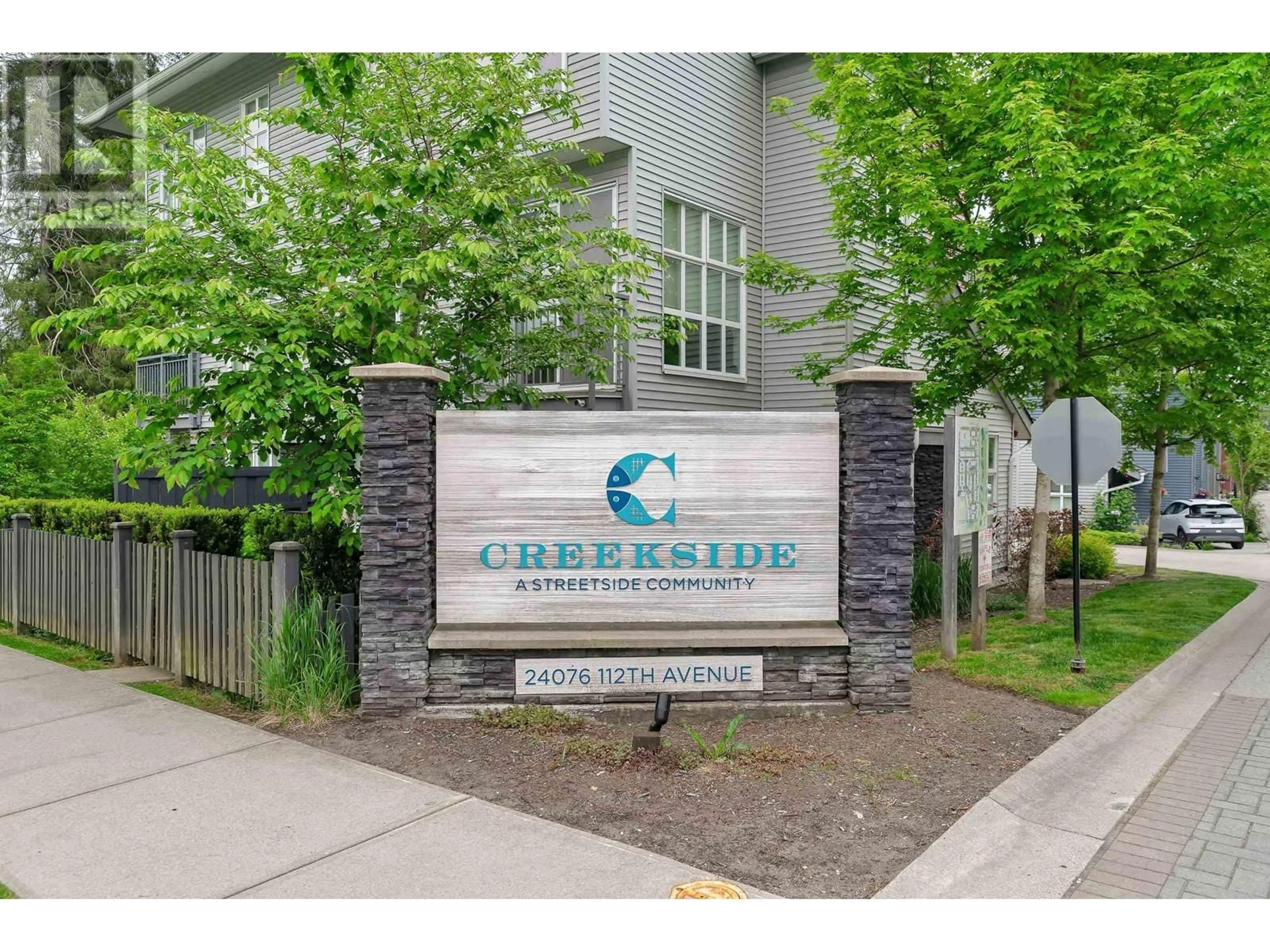 Indoor entryway for 12 - 24076 112 AVENUE, Maple Ridge British Columbia V2W0K2