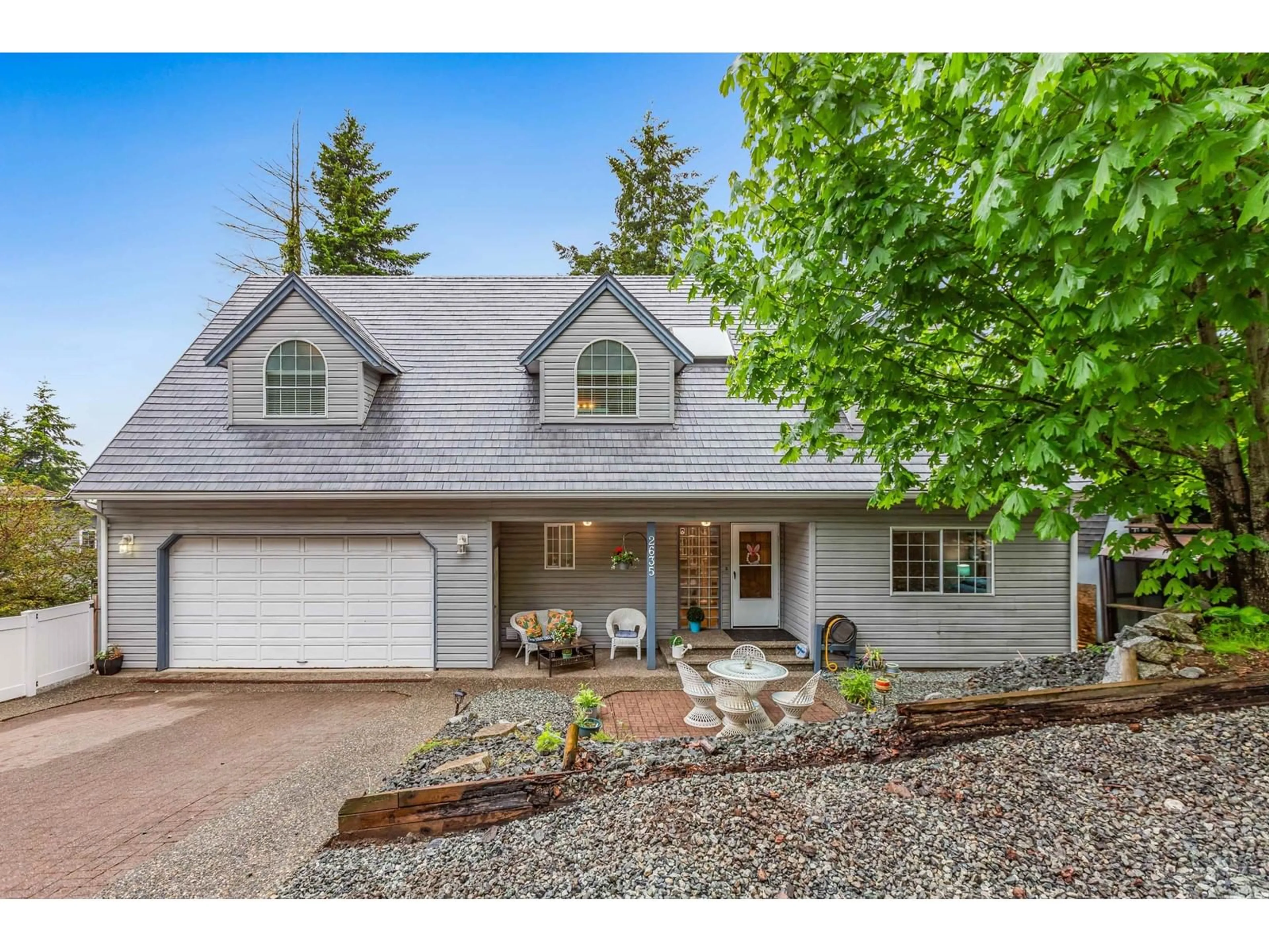 Home with vinyl exterior material, street for 2635 ST GALLEN, Abbotsford British Columbia V3G1C3