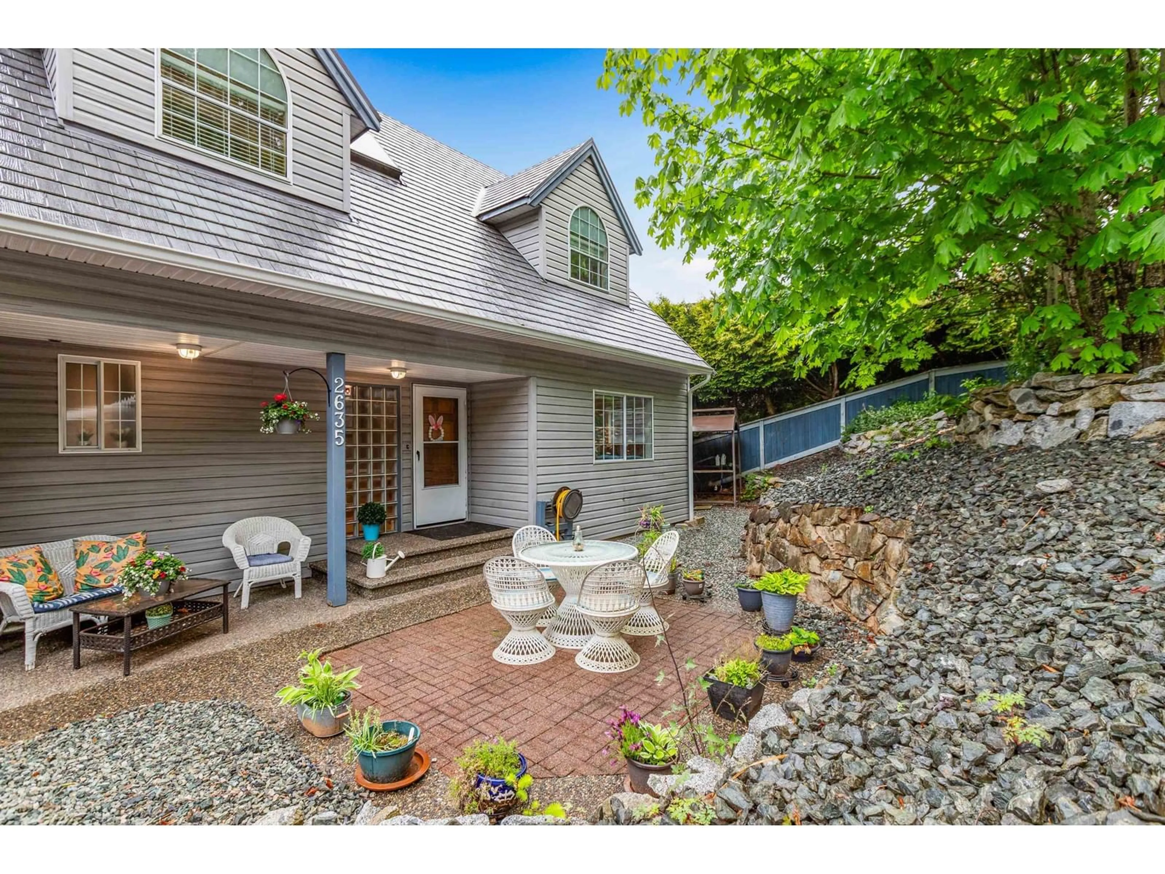 Patio, street for 2635 ST GALLEN, Abbotsford British Columbia V3G1C3
