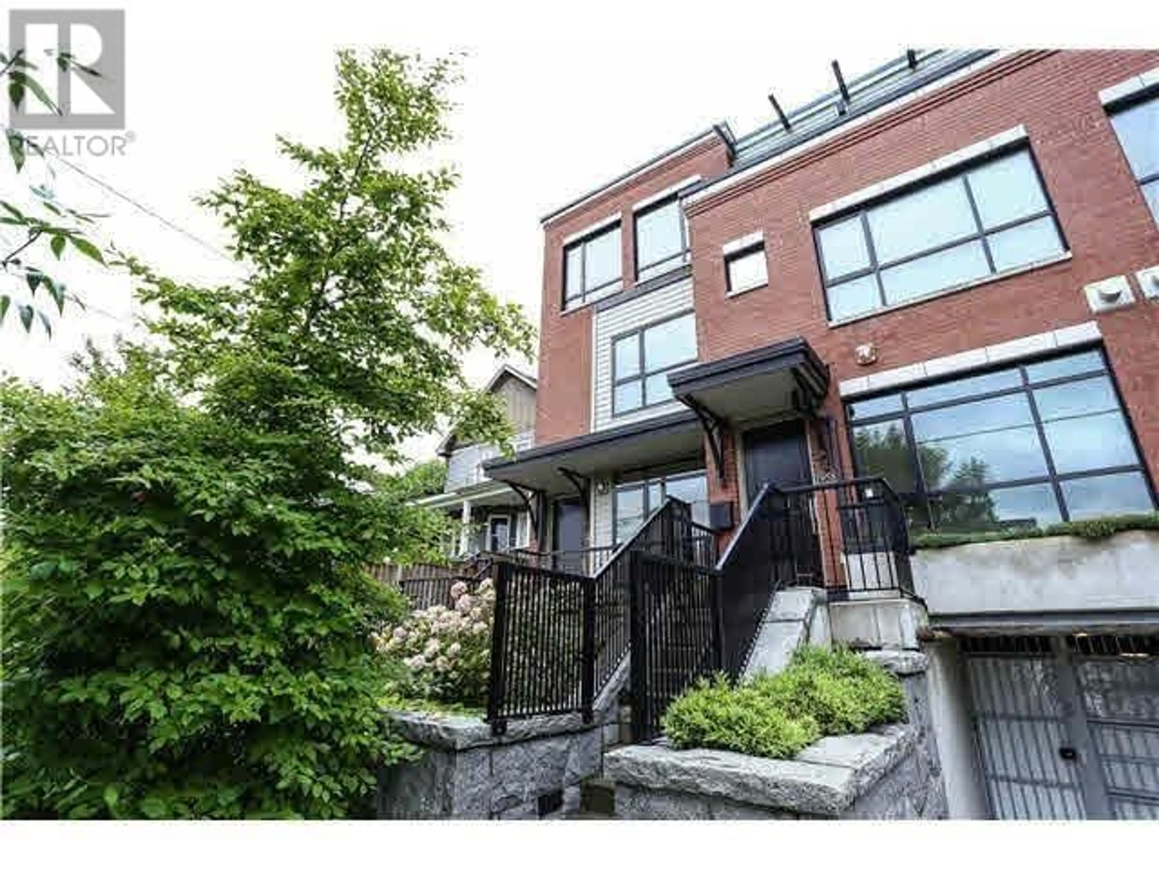 Home with brick exterior material, street for 1956 5TH AVENUE, Vancouver British Columbia V6J1P7