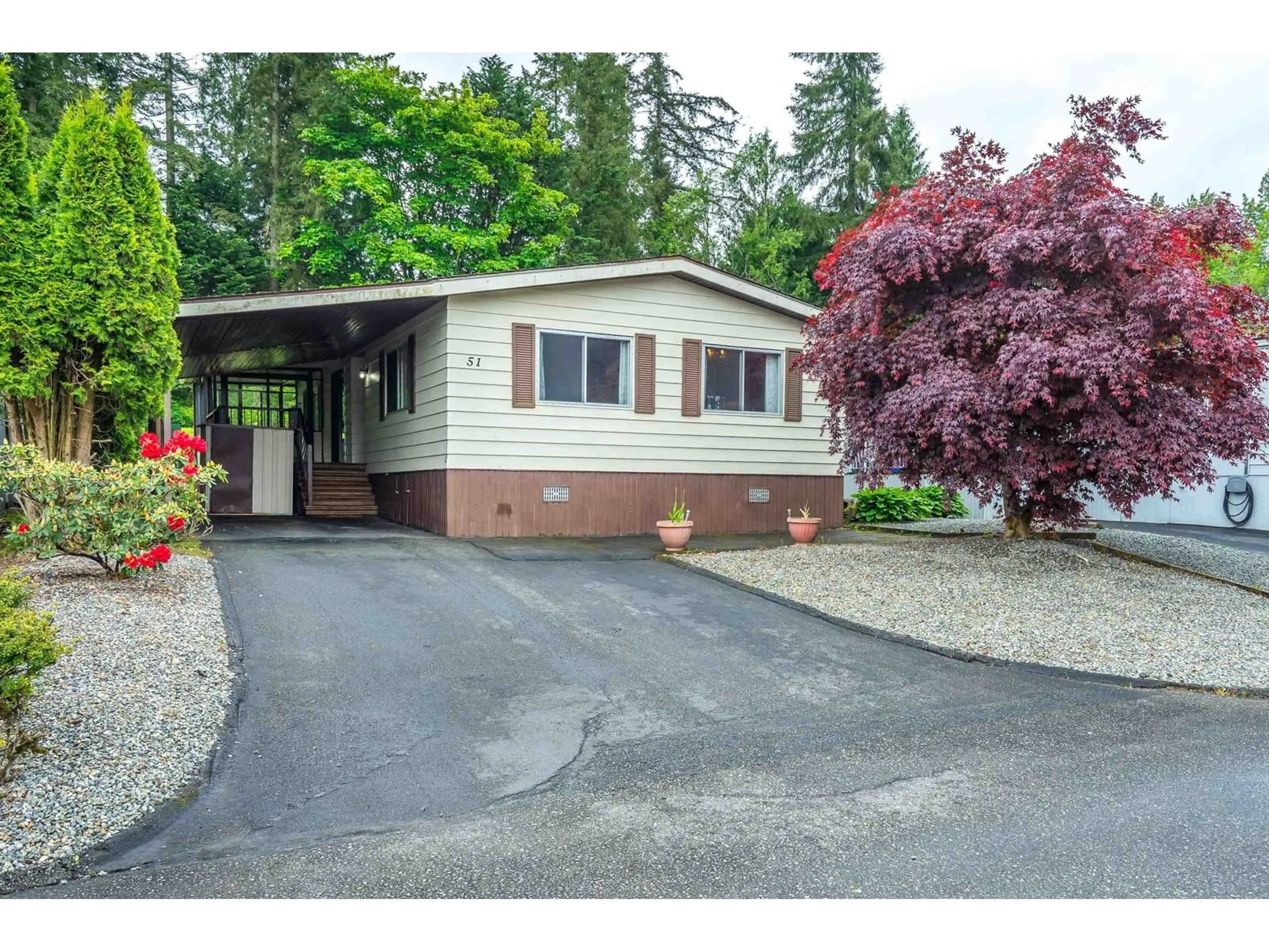 Home with vinyl exterior material, street for 51 - 2270 196, Langley British Columbia V2Z1N6